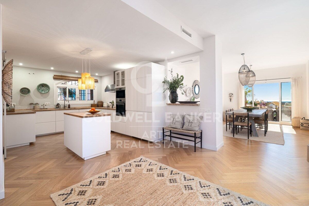 Espectacular apartamento en planta baja con increíbles vistas al mar en Nueva Andalucía