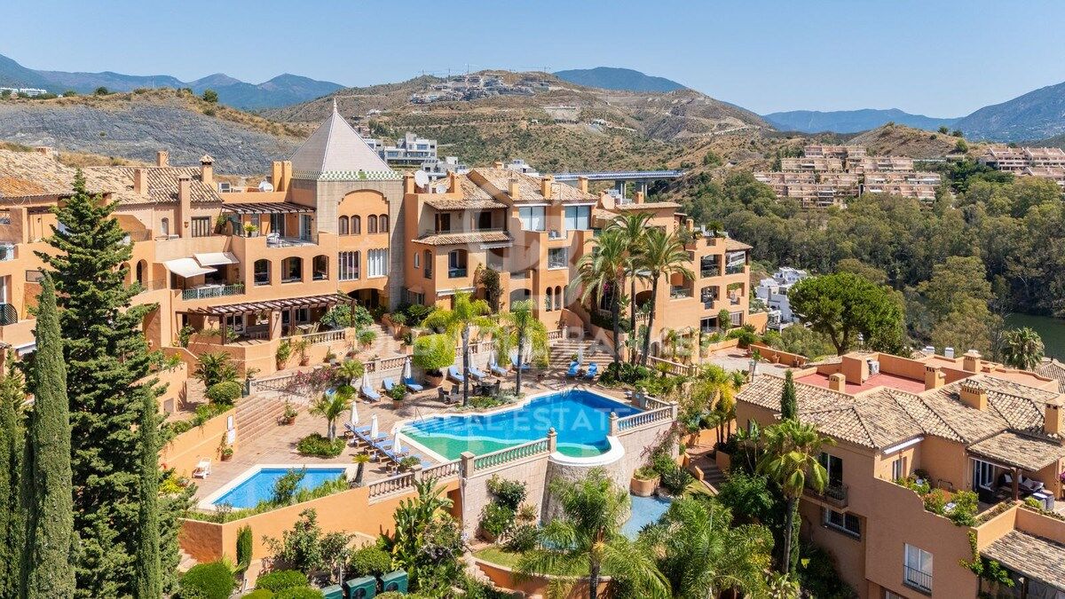 Espectacular apartamento en planta baja con increíbles vistas al mar en Nueva Andalucía