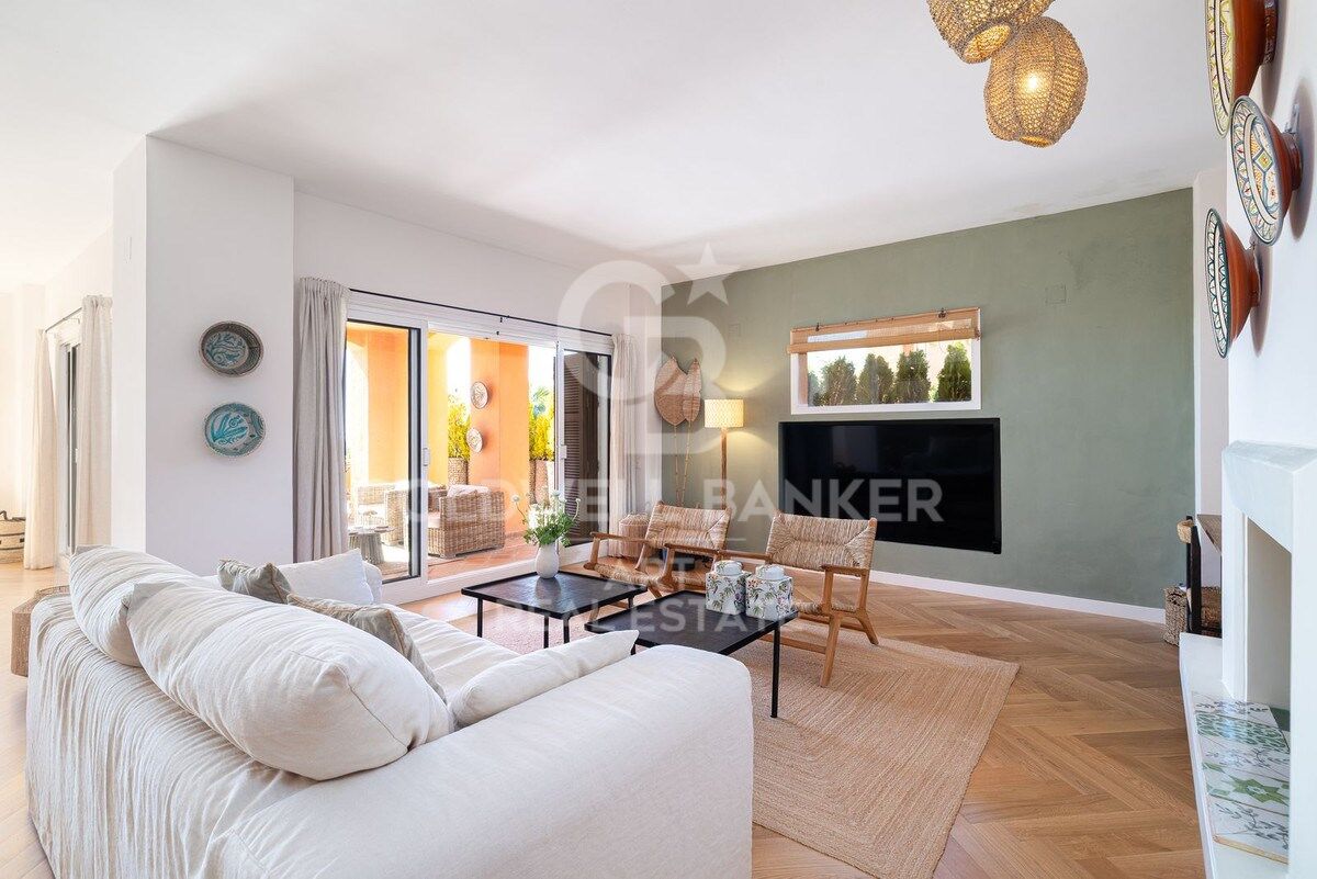 Espectacular apartamento en planta baja con increíbles vistas al mar en Nueva Andalucía