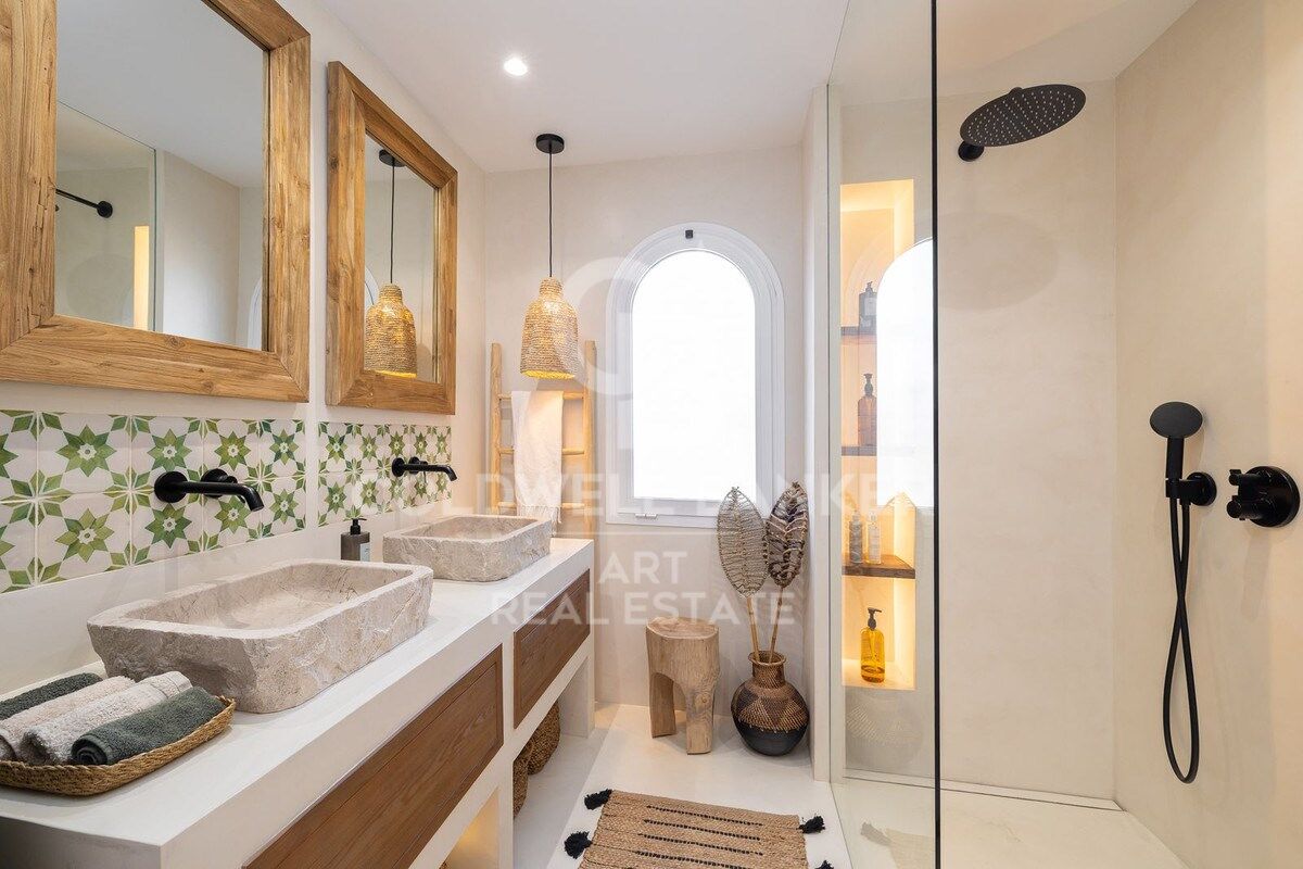 Espectacular apartamento en planta baja con increíbles vistas al mar en Nueva Andalucía