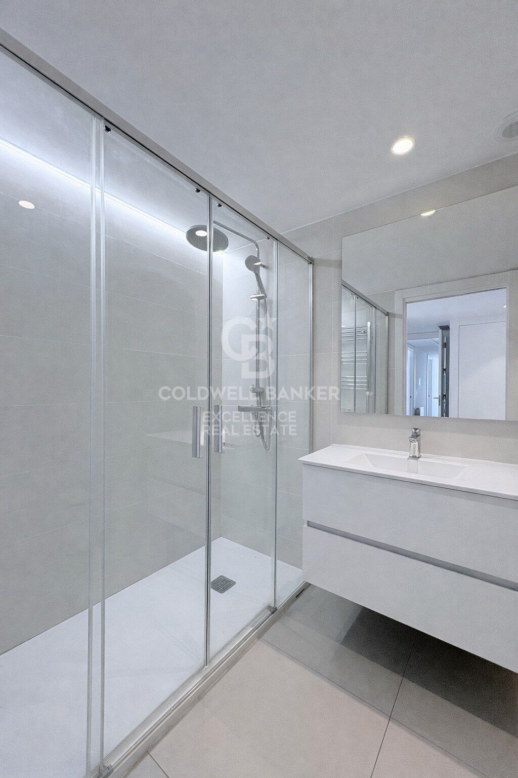 Appartement spectaculaire de 158 m² avec vue sur la mer et le verger à côté de la Roig Arena