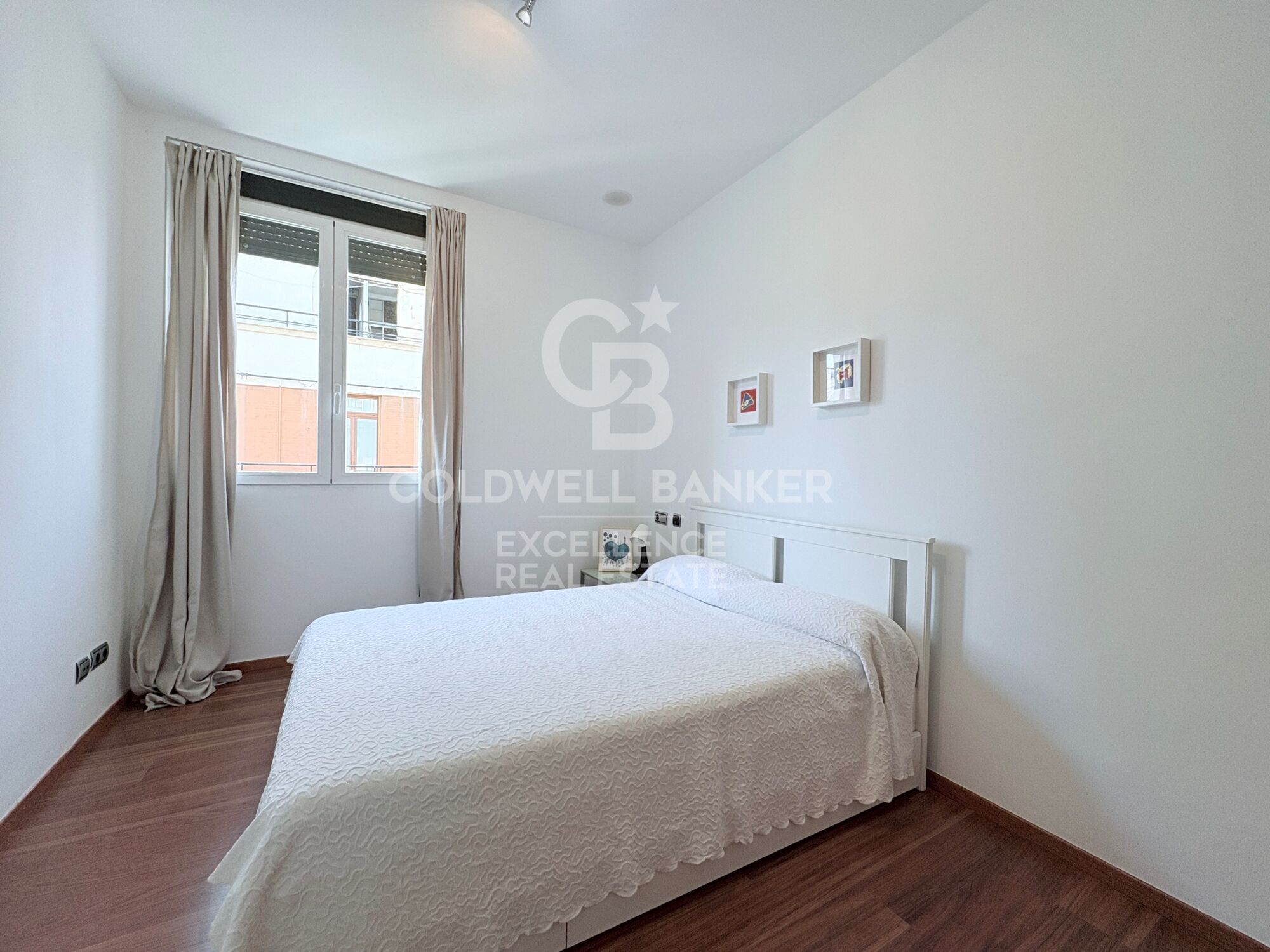Appartement rénové et meublé avec balcons et vue sur l'Hôtel de Ville de Valence