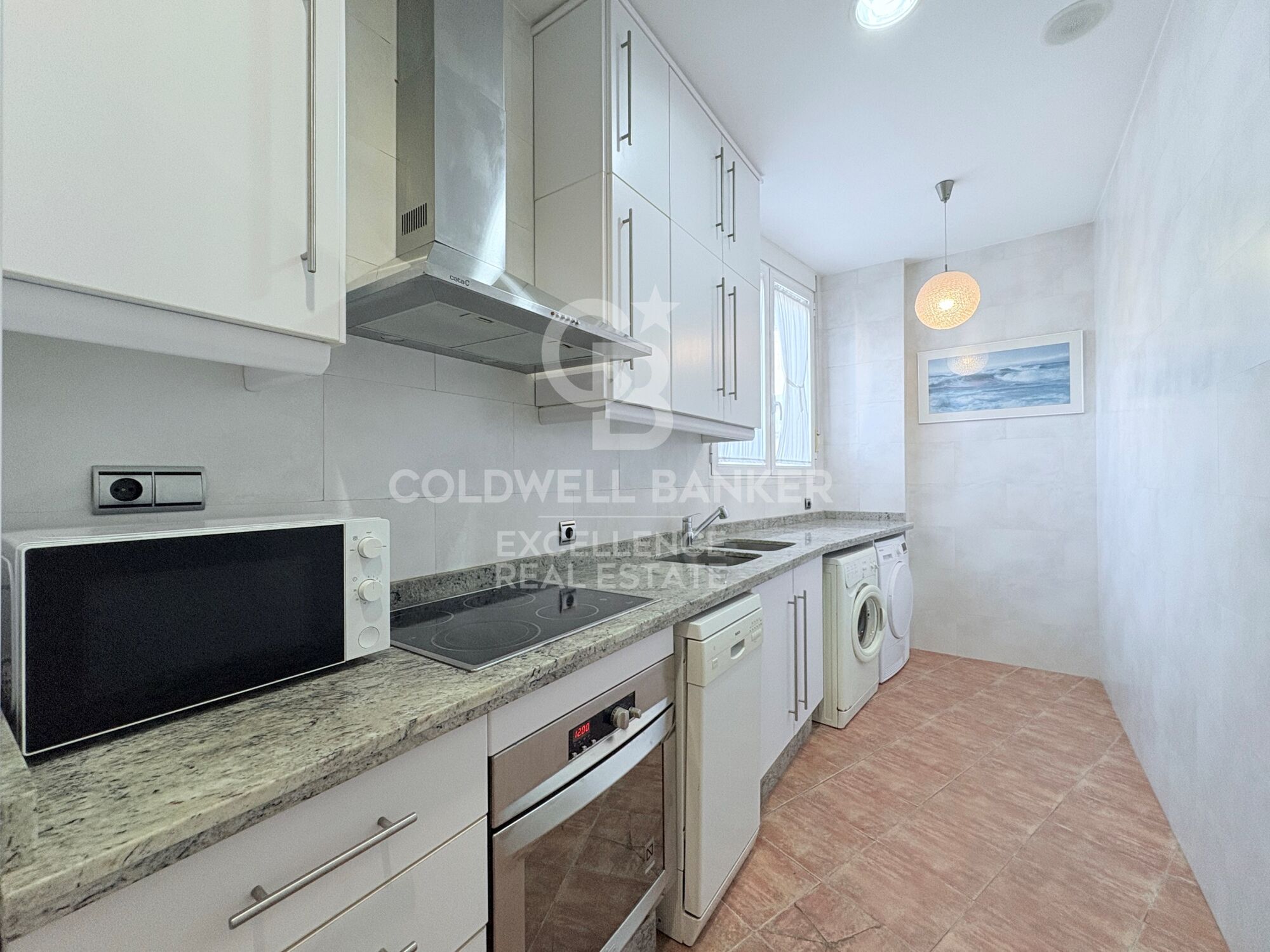 Renovated and furnished apartment with balconies and views of Valencia City Hall
