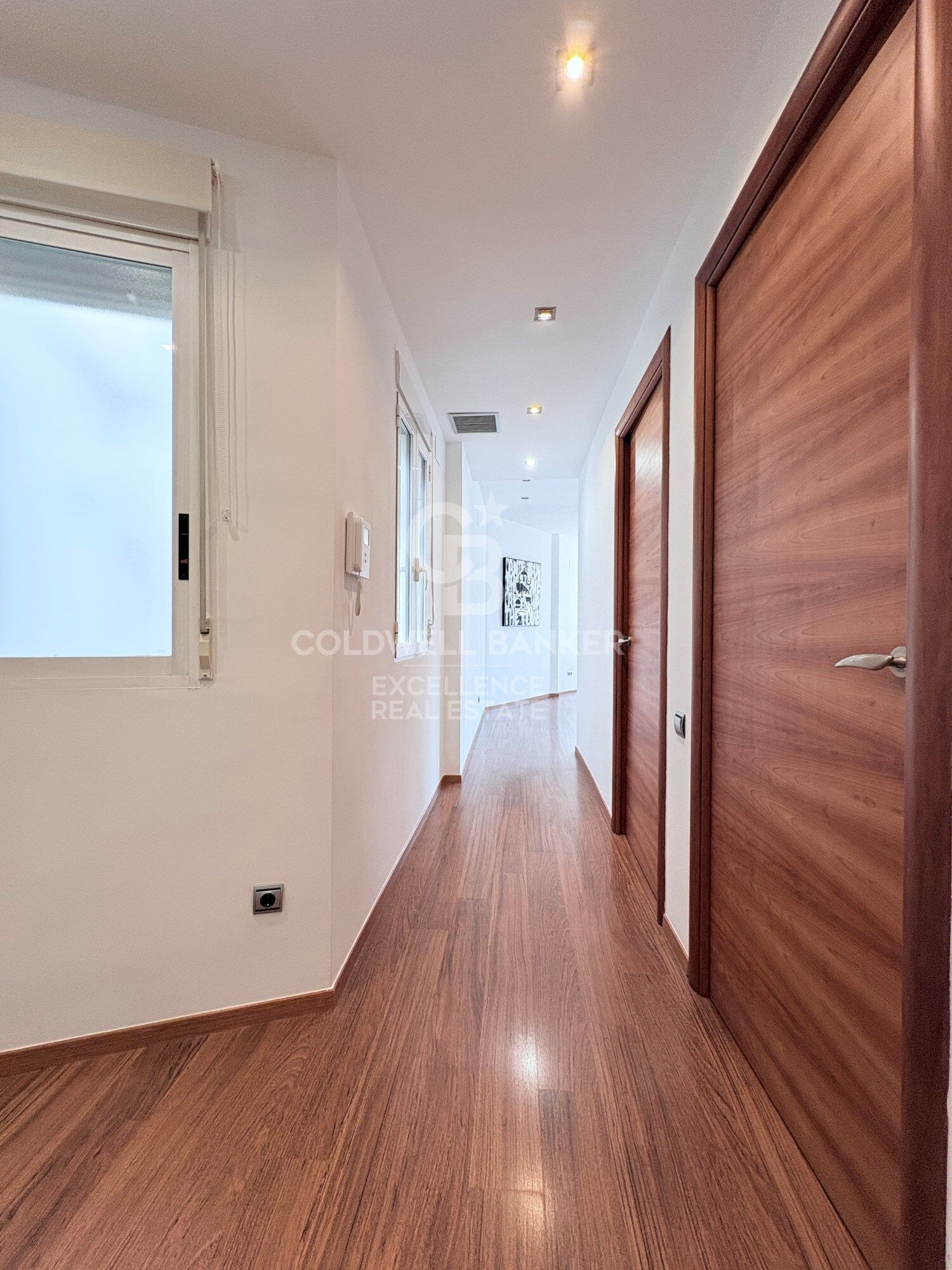 Appartement rénové et meublé avec balcons et vue sur l'Hôtel de Ville de Valence