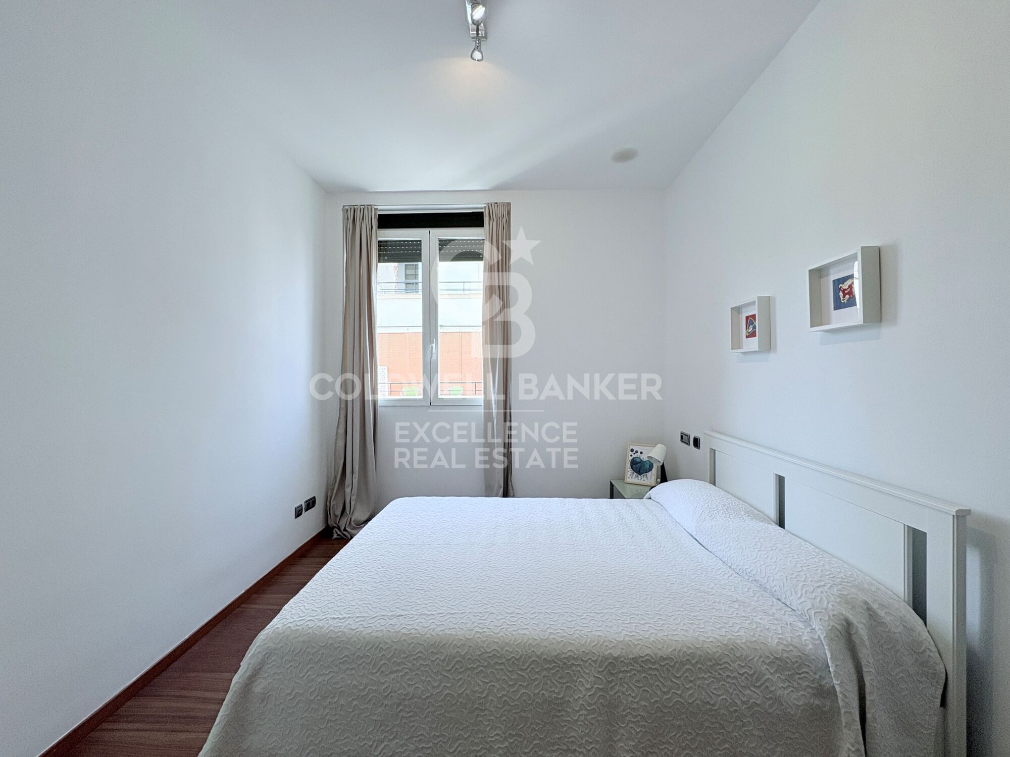Appartement rénové et meublé avec balcons et vue sur l'Hôtel de Ville de Valence