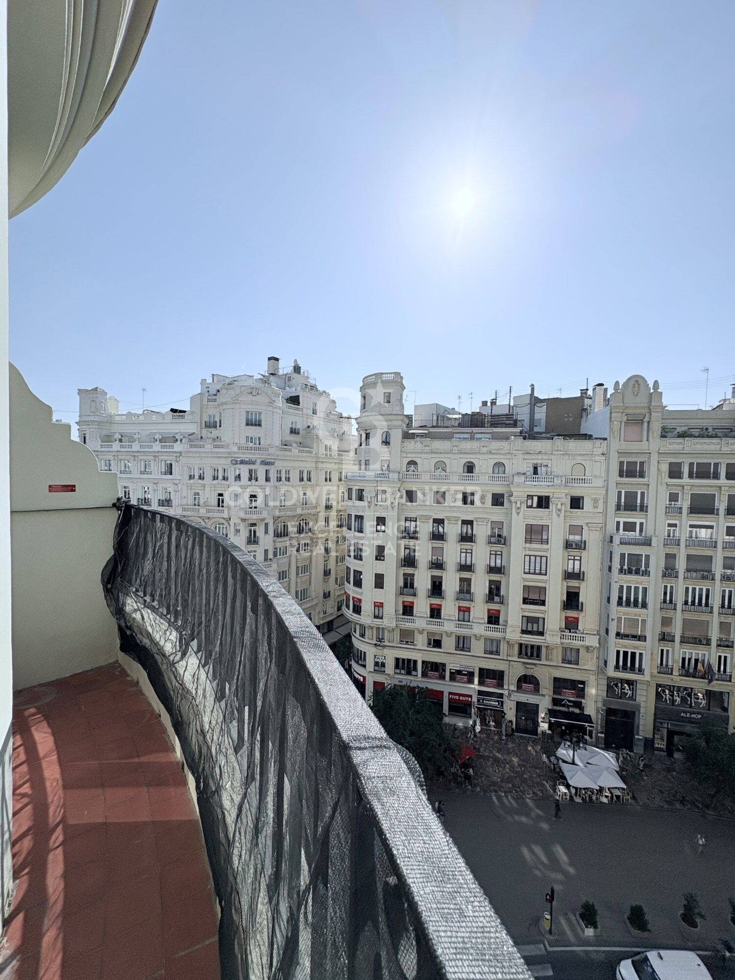 Appartement rénové et meublé avec balcons et vue sur l'Hôtel de Ville de Valence