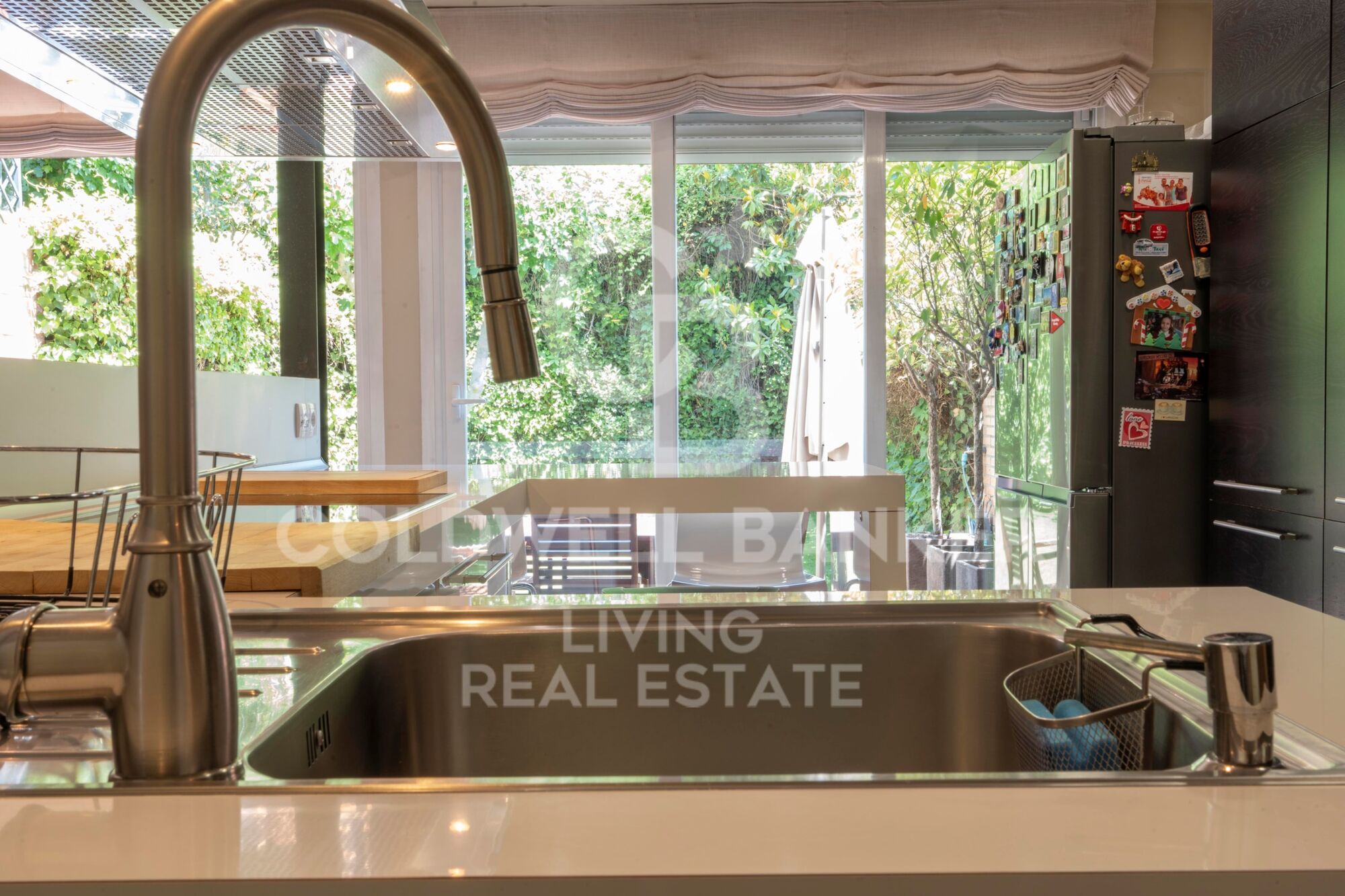 Chalet adosado en urbanización cerrada Madrid
