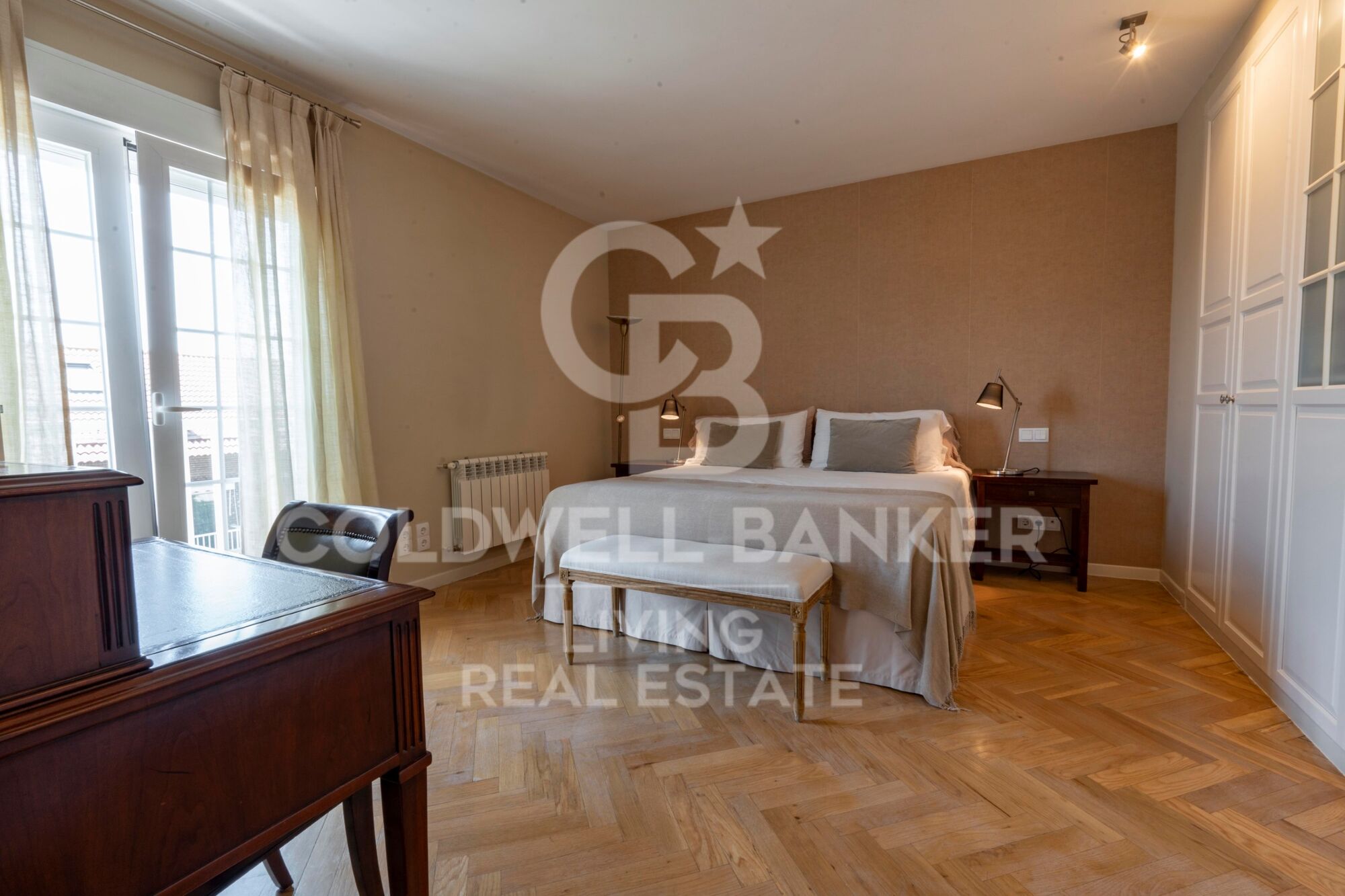 Chalet adosado en urbanización cerrada Madrid