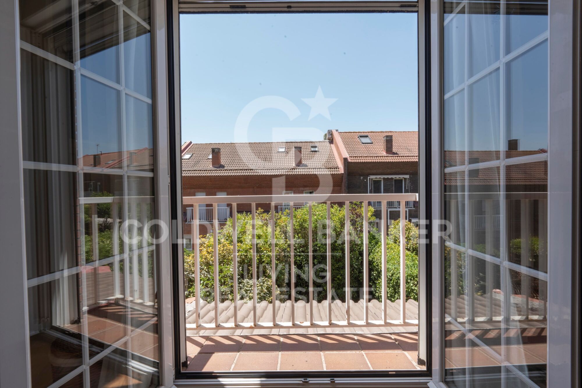 Chalet adosado en urbanización cerrada Madrid