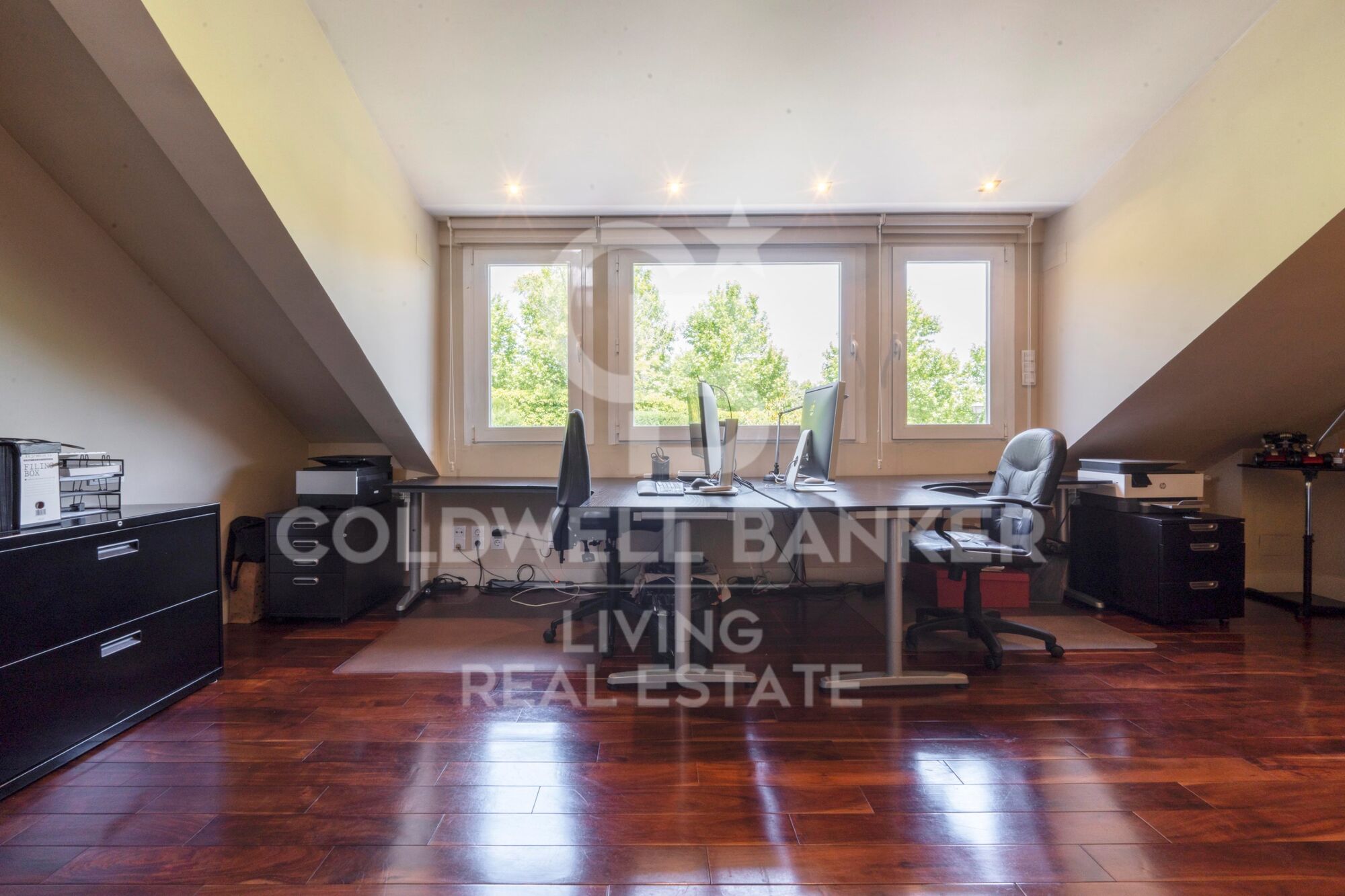Chalet adosado en urbanización cerrada Madrid