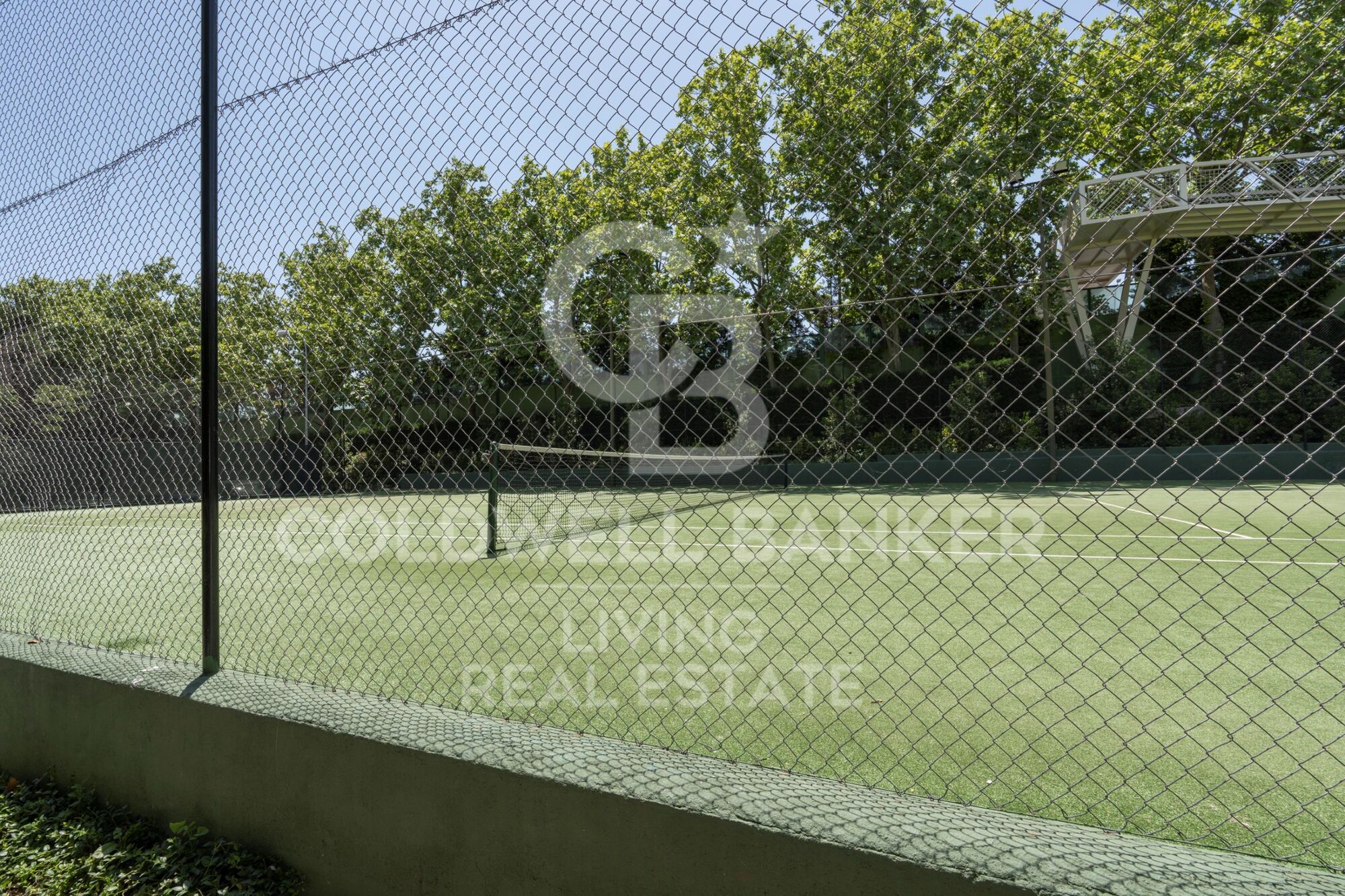 Chalet adosado en urbanización cerrada Madrid