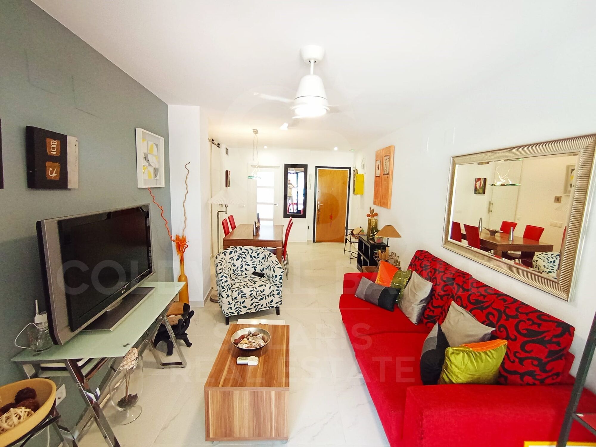 EXCLUSIVE RENOVATED PROPERTY IN FRONT OF THE REAL CLUB NÁUTICO DE DÉNIA AND 50 METERS FROM THE BEACH.