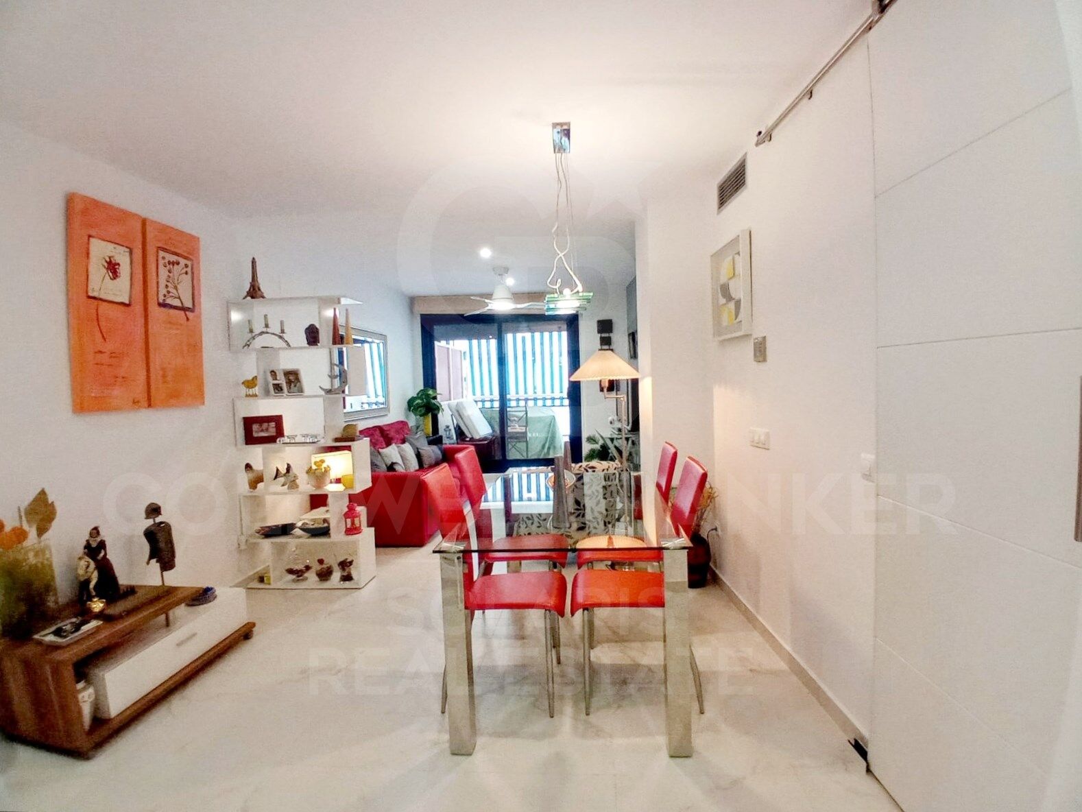 EXCLUSIVE RENOVATED PROPERTY IN FRONT OF THE REAL CLUB NÁUTICO DE DÉNIA AND 50 METERS FROM THE BEACH.