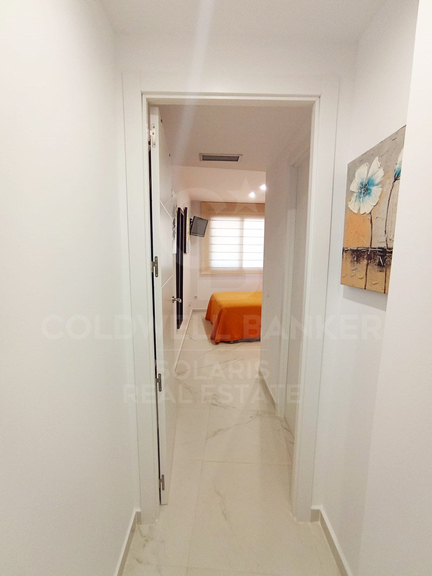 EXCLUSIVE RENOVATED PROPERTY IN FRONT OF THE REAL CLUB NÁUTICO DE DÉNIA AND 50 METERS FROM THE BEACH.