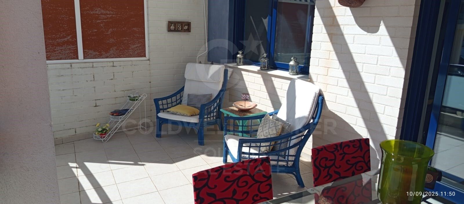 EXCLUSIVE RENOVATED PROPERTY IN FRONT OF THE REAL CLUB NÁUTICO DE DÉNIA AND 50 METERS FROM THE BEACH.
