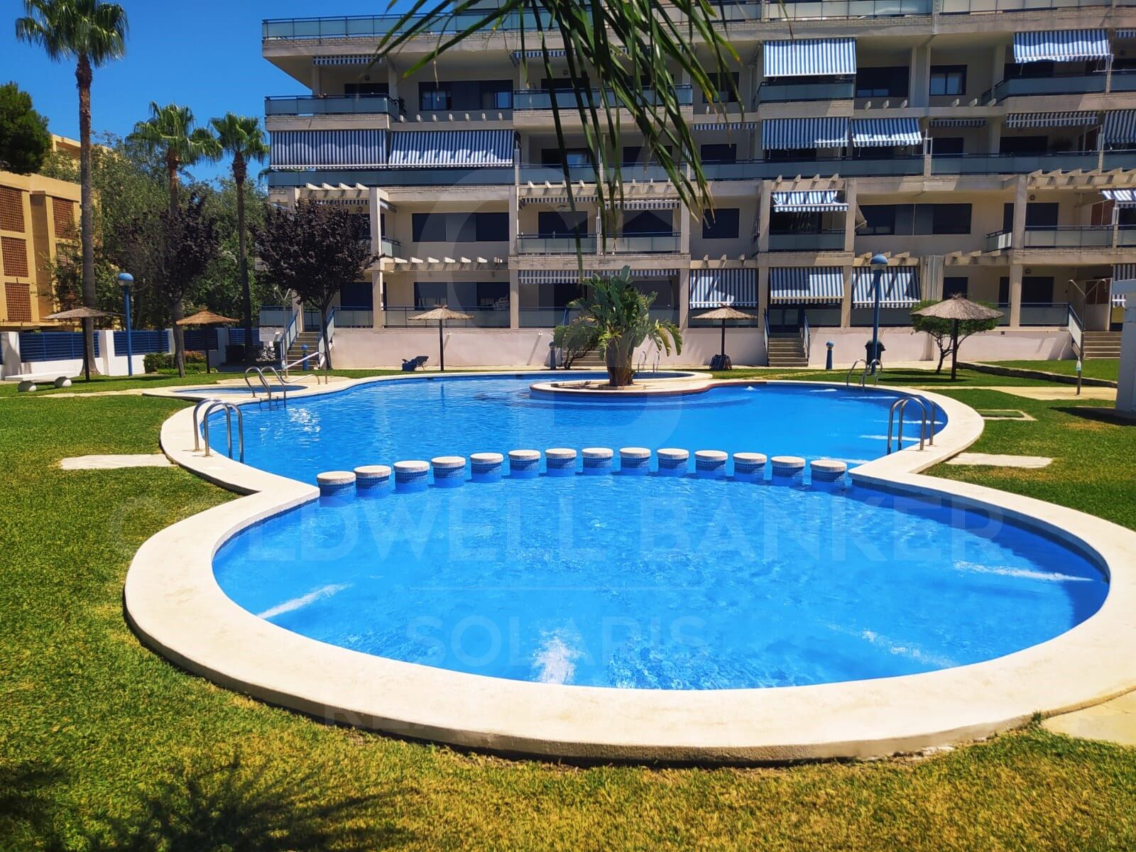 EXCLUSIVE RENOVATED PROPERTY IN FRONT OF THE REAL CLUB NÁUTICO DE DÉNIA AND 50 METERS FROM THE BEACH.