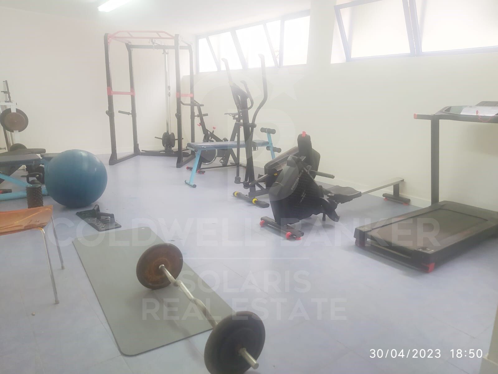 EXCLUSIVE RENOVATED PROPERTY IN FRONT OF THE REAL CLUB NÁUTICO DE DÉNIA AND 50 METERS FROM THE BEACH.
