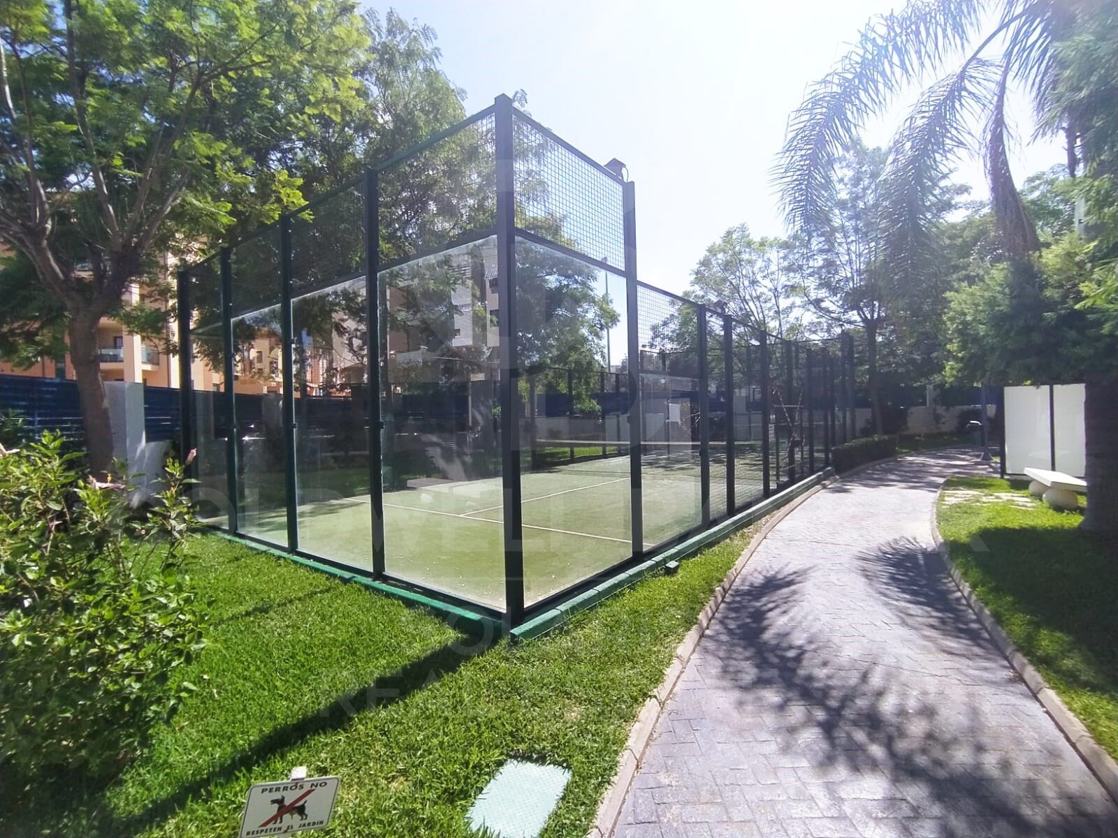 EXCLUSIVE RENOVATED PROPERTY IN FRONT OF THE REAL CLUB NÁUTICO DE DÉNIA AND 50 METERS FROM THE BEACH.
