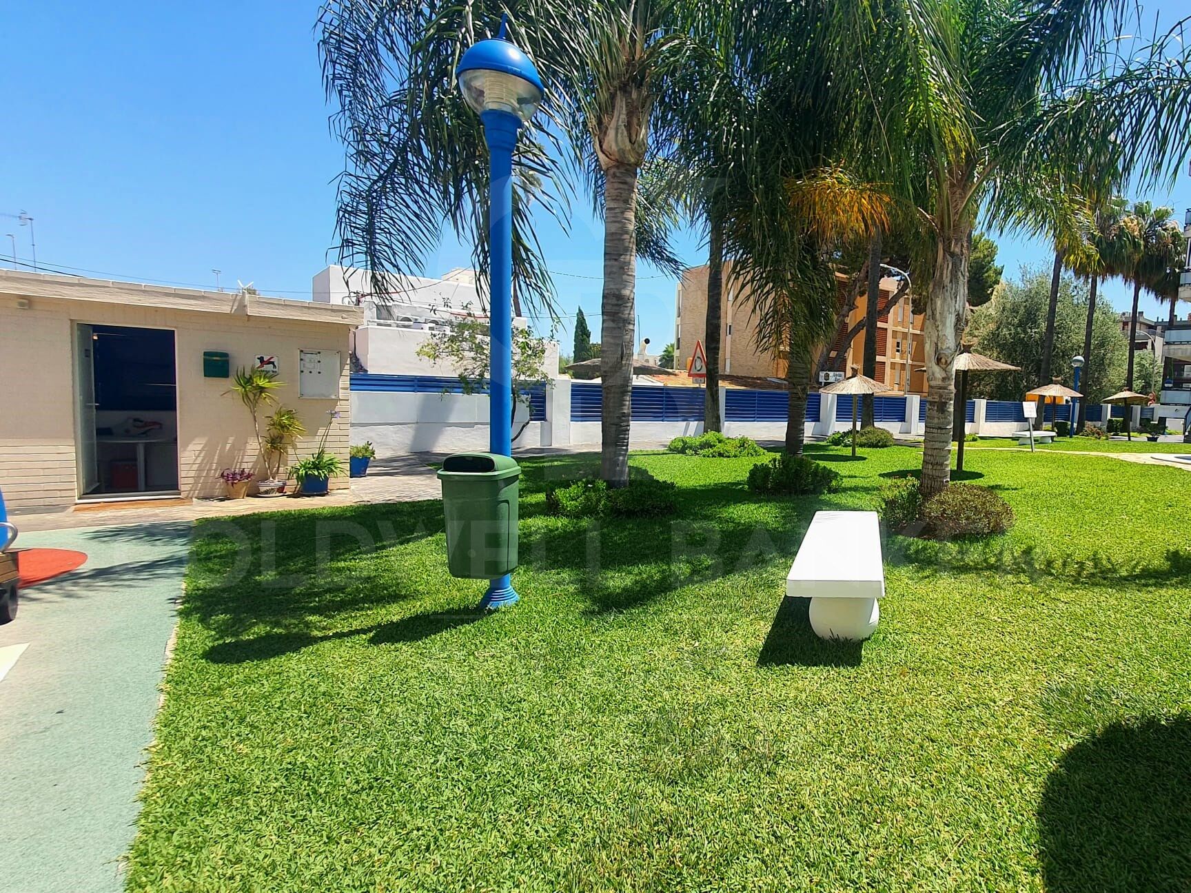 EXKLUSIVE RENOVIERTE IMMOBILIE VOR DEM REAL CLUB NÁUTICO DE DÉNIA UND 50 METER VOM STRAND ENTFERNT.