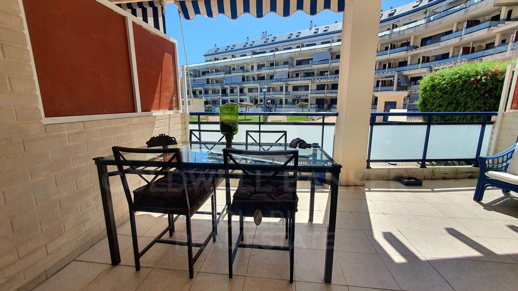 EXCLUSIVE RENOVATED PROPERTY IN FRONT OF THE REAL CLUB NÁUTICO DE DÉNIA AND 50 METERS FROM THE BEACH.