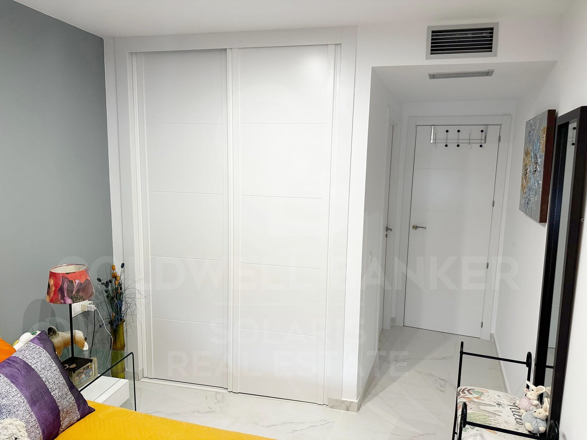 EXCLUSIVE RENOVATED PROPERTY IN FRONT OF THE REAL CLUB NÁUTICO DE DÉNIA AND 50 METERS FROM THE BEACH.