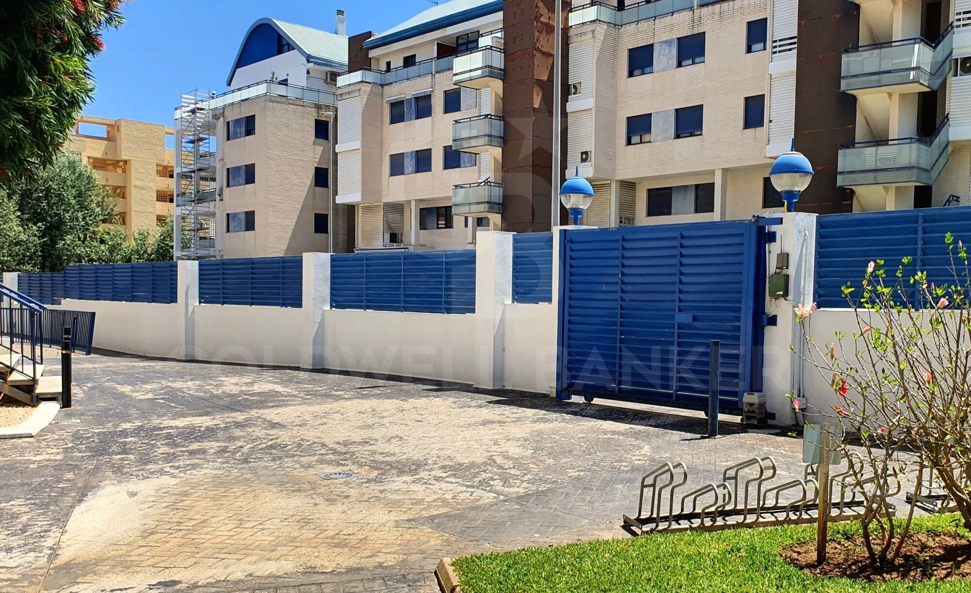 EXKLUSIVE RENOVIERTE IMMOBILIE VOR DEM REAL CLUB NÁUTICO DE DÉNIA UND 50 METER VOM STRAND ENTFERNT.