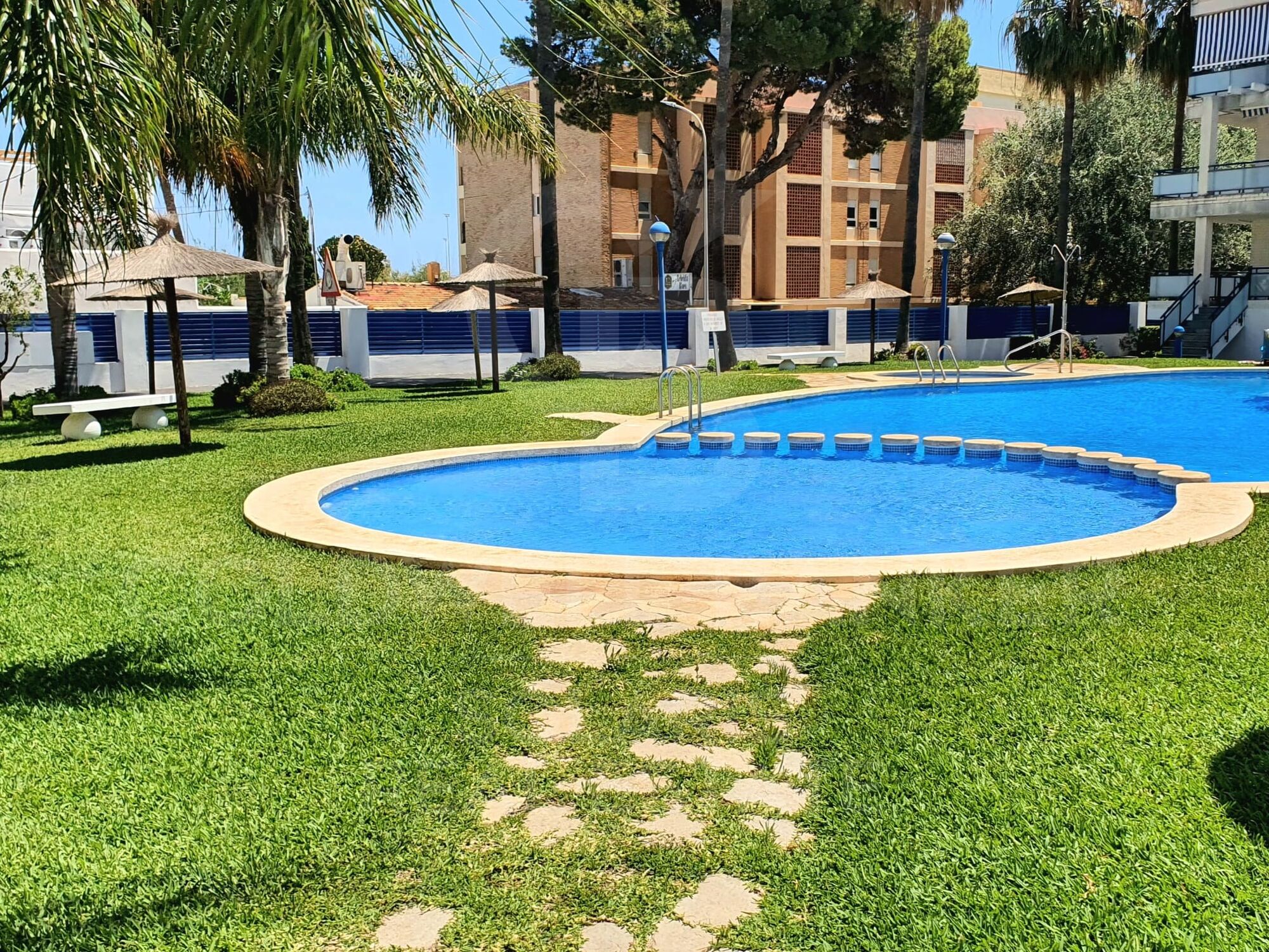 EXKLUSIVE RENOVIERTE IMMOBILIE VOR DEM REAL CLUB NÁUTICO DE DÉNIA UND 50 METER VOM STRAND ENTFERNT.