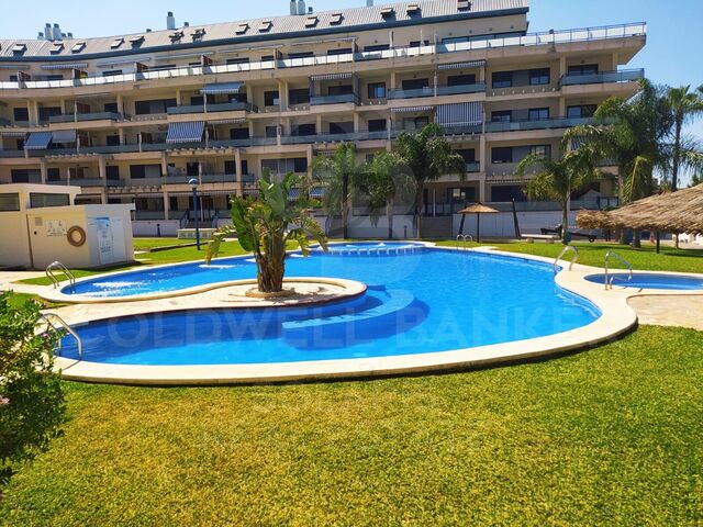 PROPRIÉTÉ EXCLUSIVE RÉNOVÉE EN FACE DU REAL CLUB NÁUTICO DE DÉNIA ET À 50 MÈTRES DE LA PLAGE.