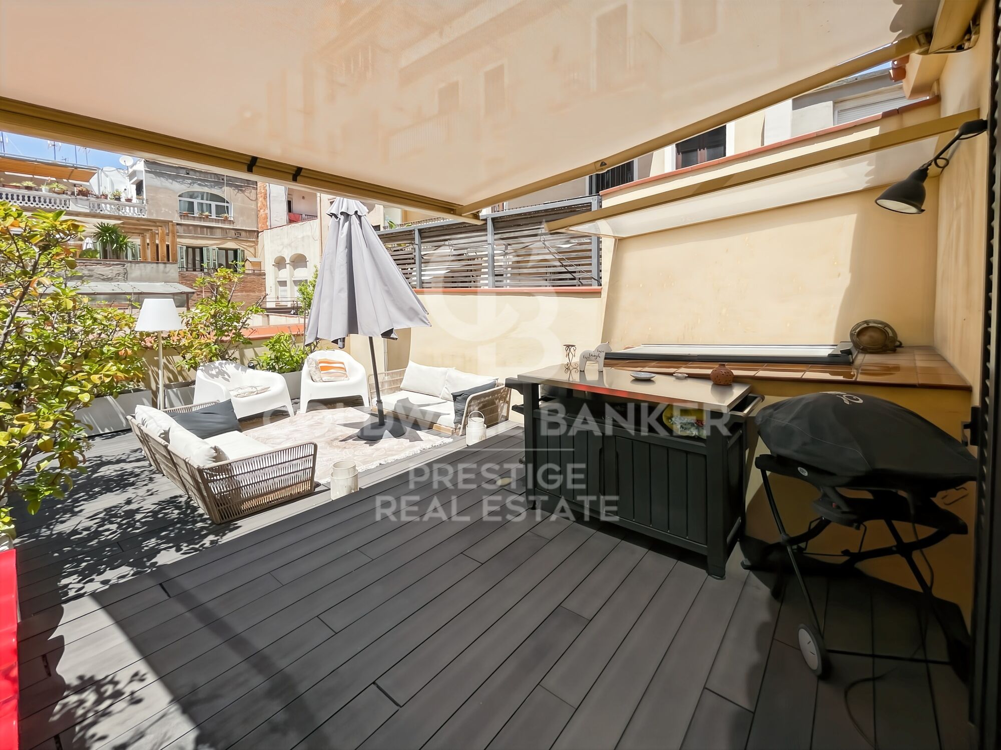 Dachgeschosswohnung mit Terrasse zum Verkauf, nur wenige Schritte von der Sagrada Família entfernt