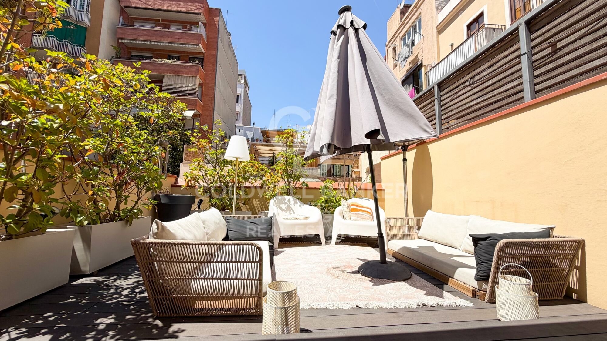 Dachgeschosswohnung mit Terrasse zum Verkauf, nur wenige Schritte von der Sagrada Família entfernt
