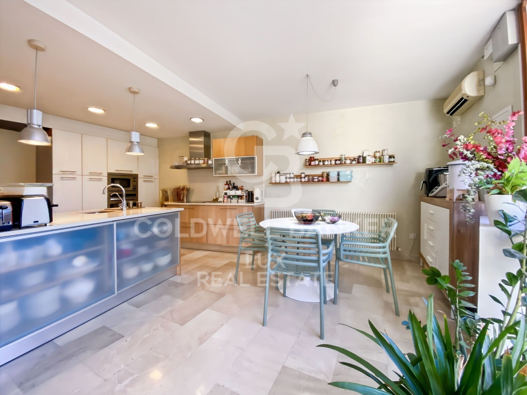 House + separate loft, pool, 5 minutes from Roses, Costa Brava