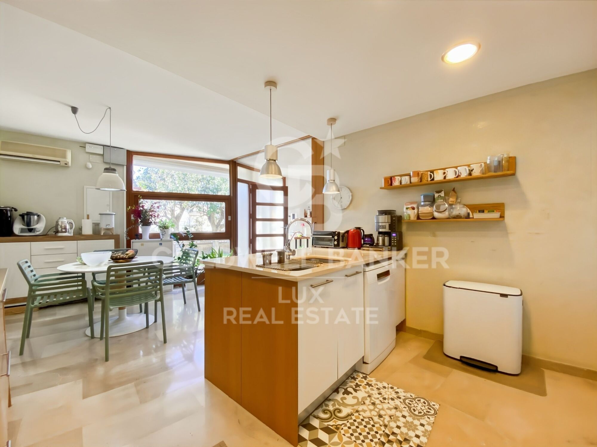 House + separate loft, pool, 5 minutes from Roses, Costa Brava