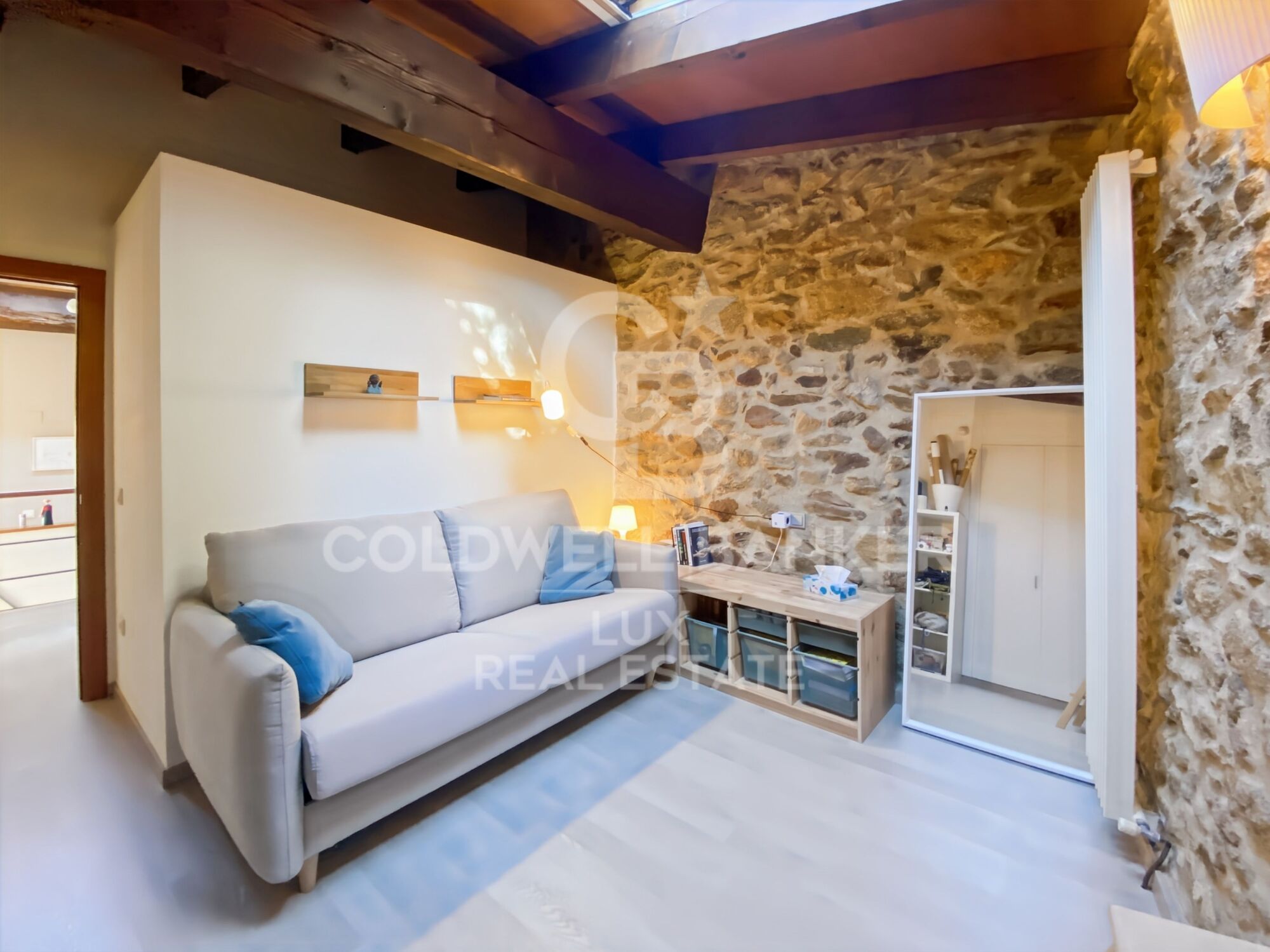 House + separate loft, pool, 5 minutes from Roses, Costa Brava