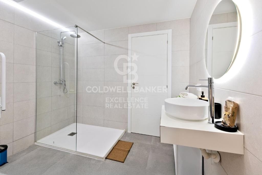 Modern Apartment with tourist license in Av Pio Baroja, Campanar