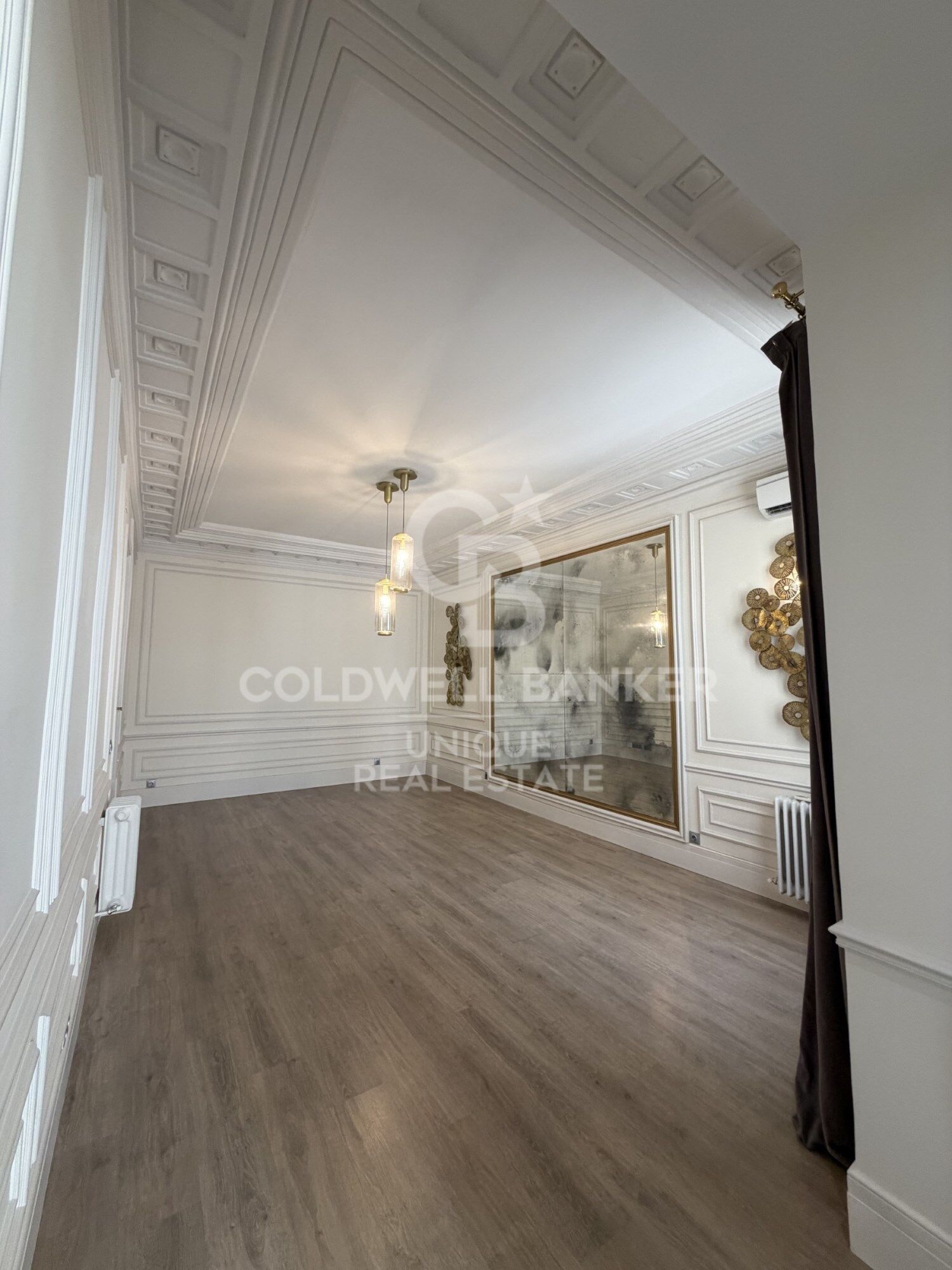 Wohnung mit zwei Schlafzimmern in einem einzigartigen und spektakulären Gebäude in Almagro, Madrid.