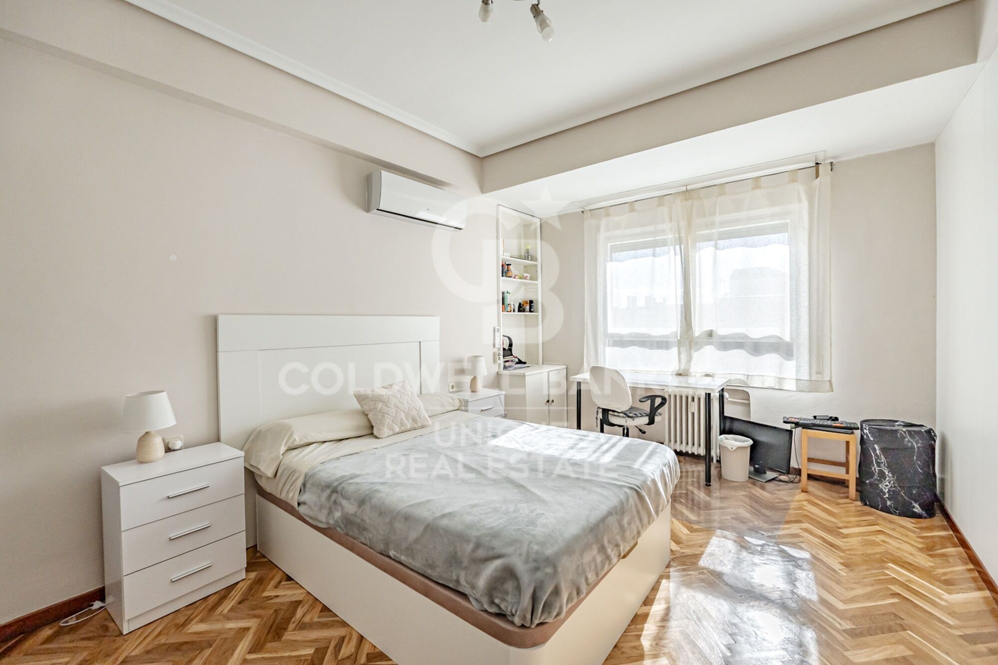 Flat 4 Bedrooms Sale Madrid