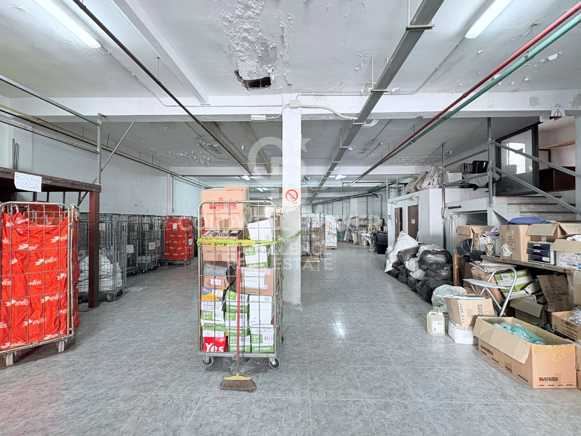 Locaux commerciaux spacieux et polyvalents dans un emplacement exclusif sur la route Barcelone de Puçol.
