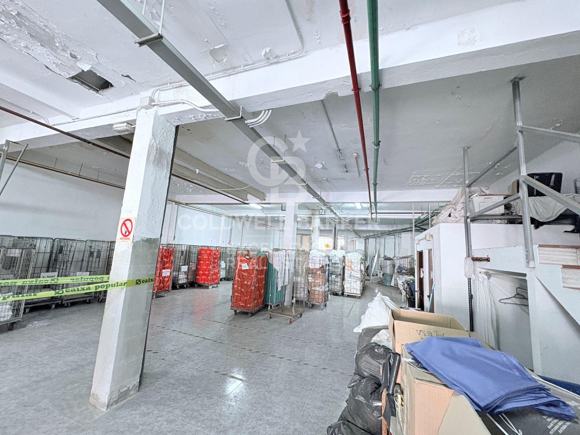 Locaux commerciaux spacieux et polyvalents dans un emplacement exclusif sur la route Barcelone de Puçol.