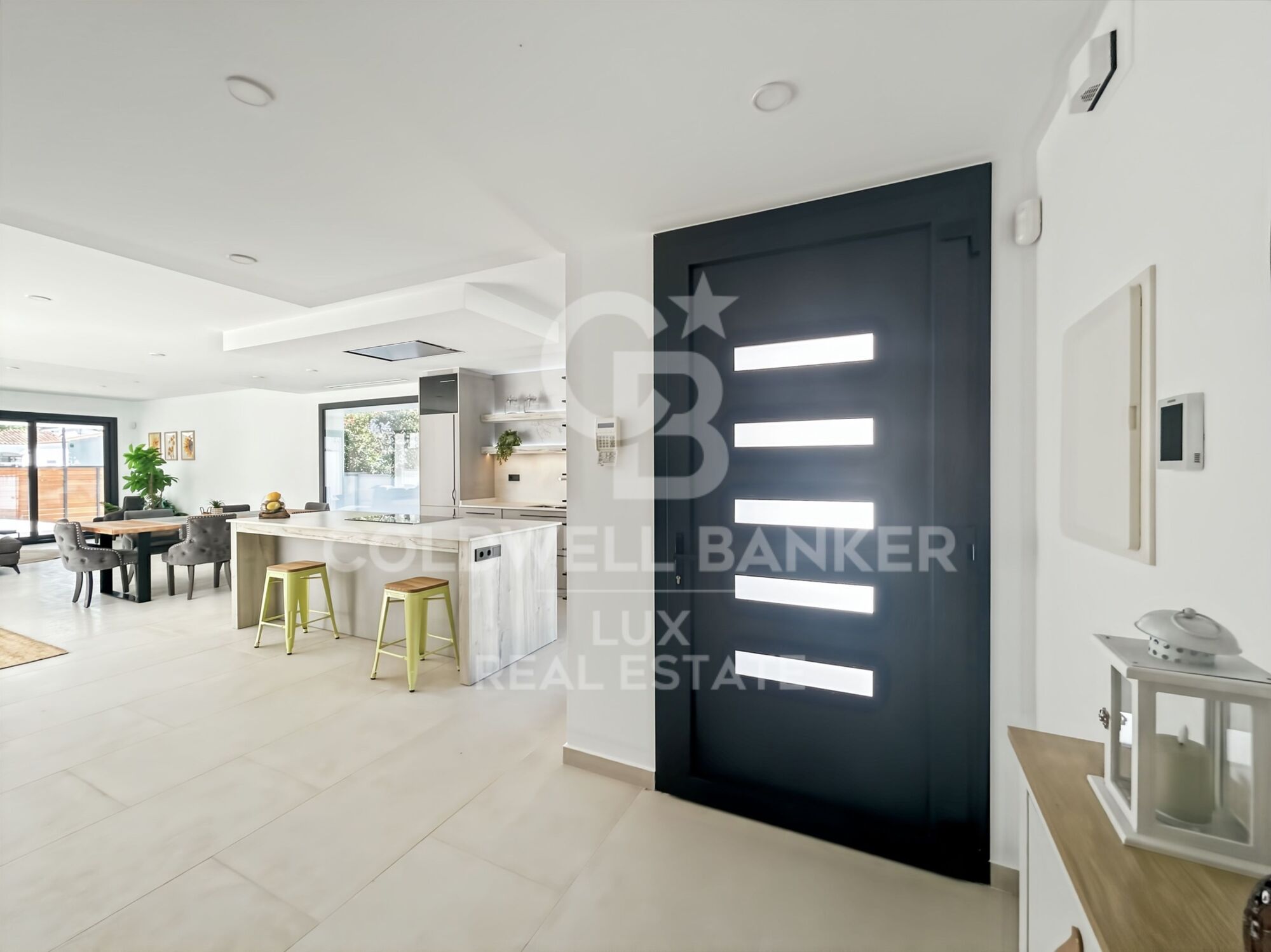 New build villa in Empuriabrava with pool and garage