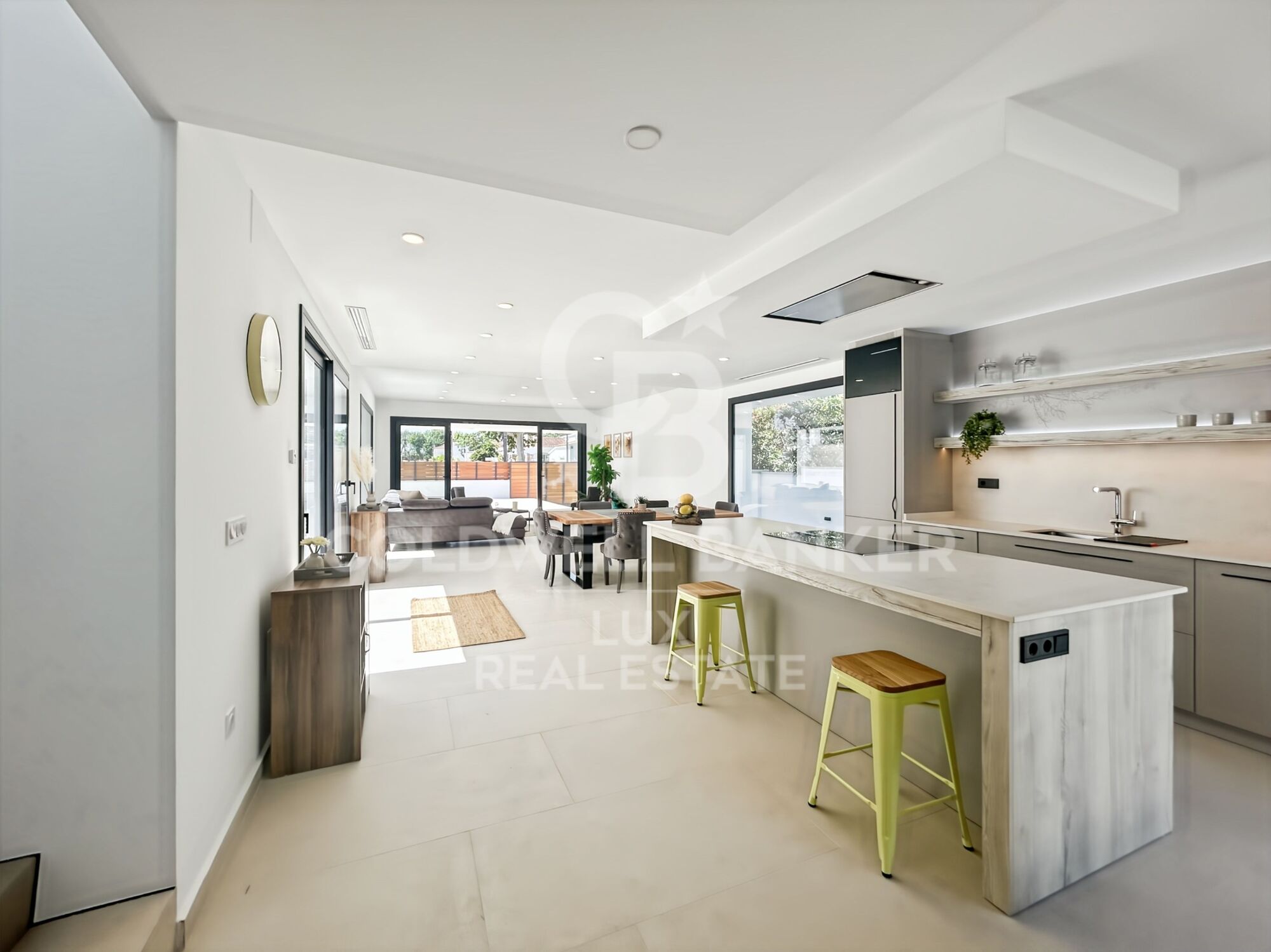 New build villa in Empuriabrava with pool and garage