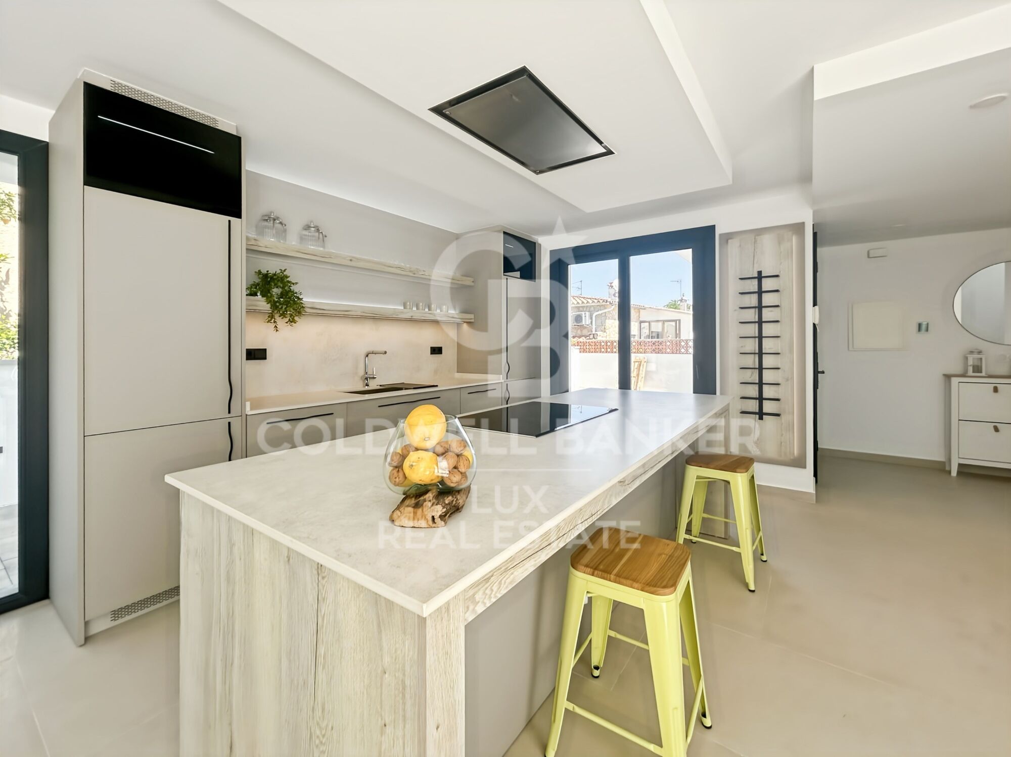 New build villa in Empuriabrava with pool and garage