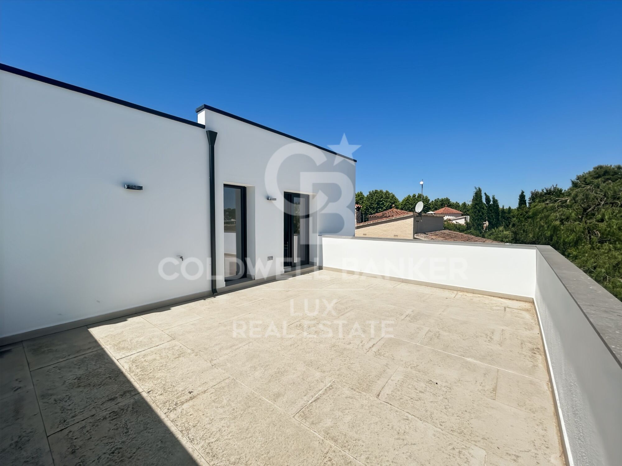 New build villa in Empuriabrava with pool and garage