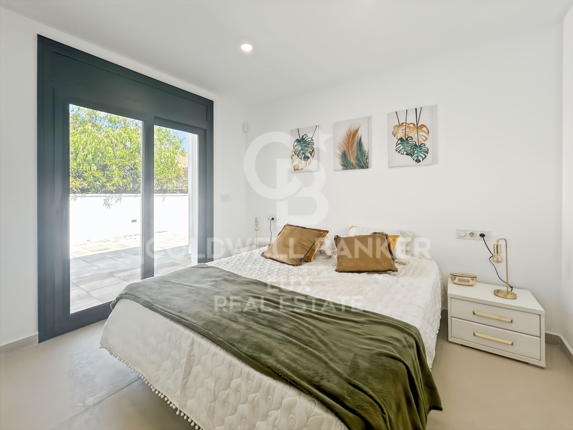 Villa neuve à Empuriabrava avec piscine et garage