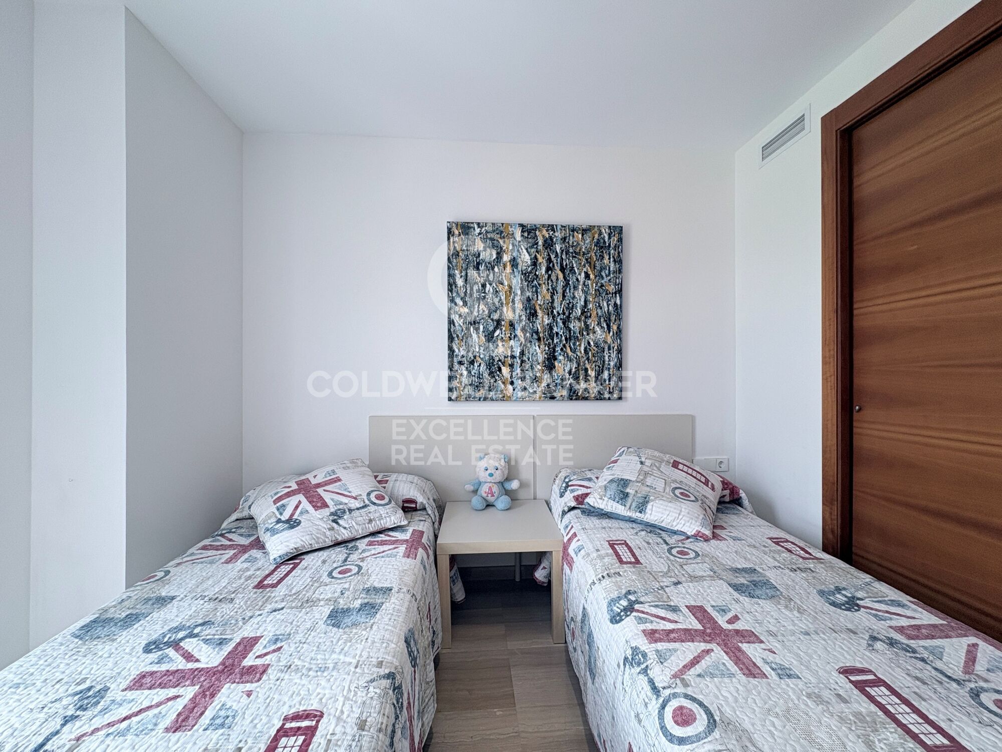 Exclusivo piso de 122 m² con amplia terraza, garaje y trastero en residencial privado junto a la Ciudad de las Artes y las Ciencias