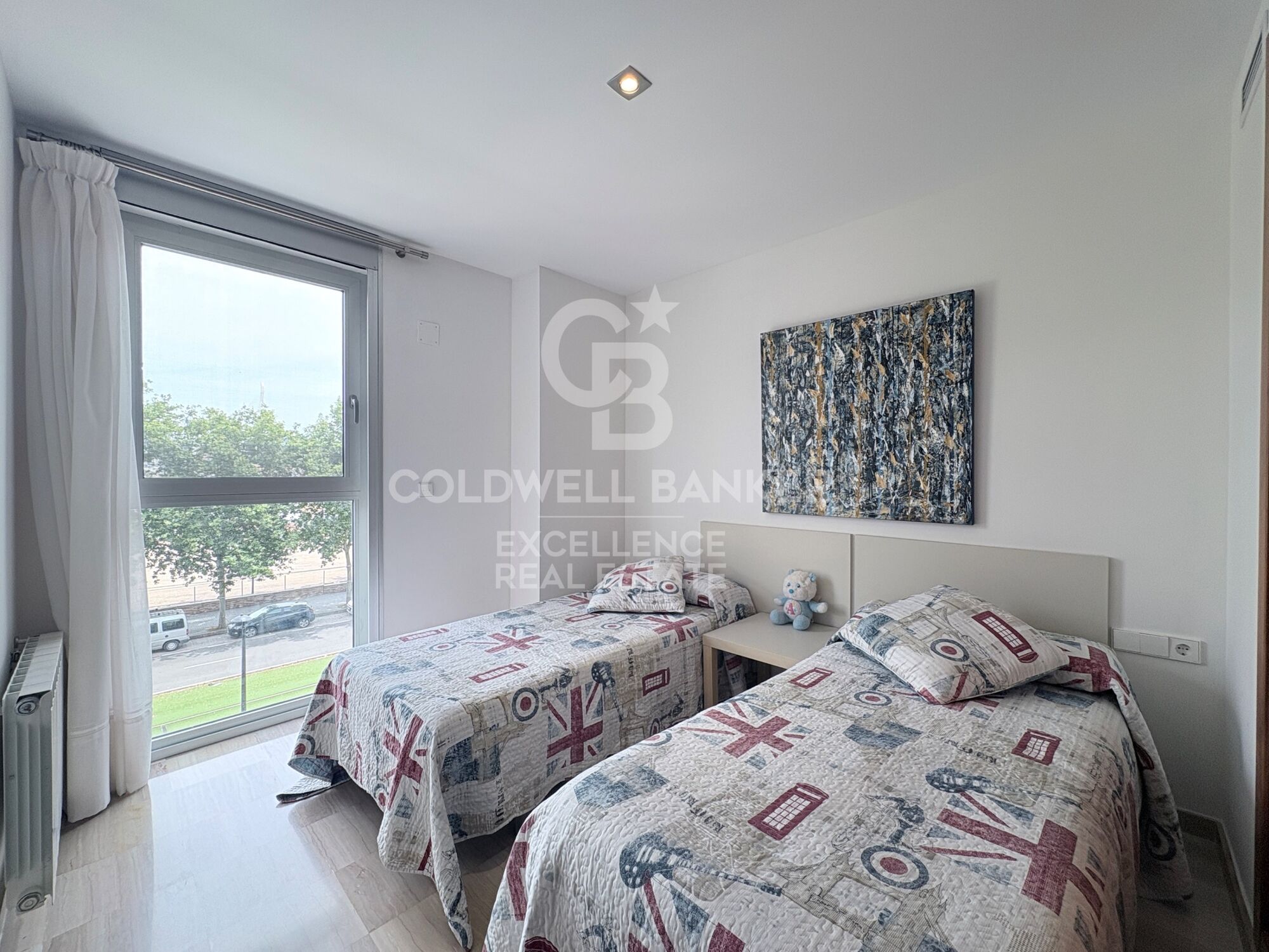 Exclusivo piso de 122 m² con amplia terraza, garaje y trastero en residencial privado junto a la Ciudad de las Artes y las Ciencias