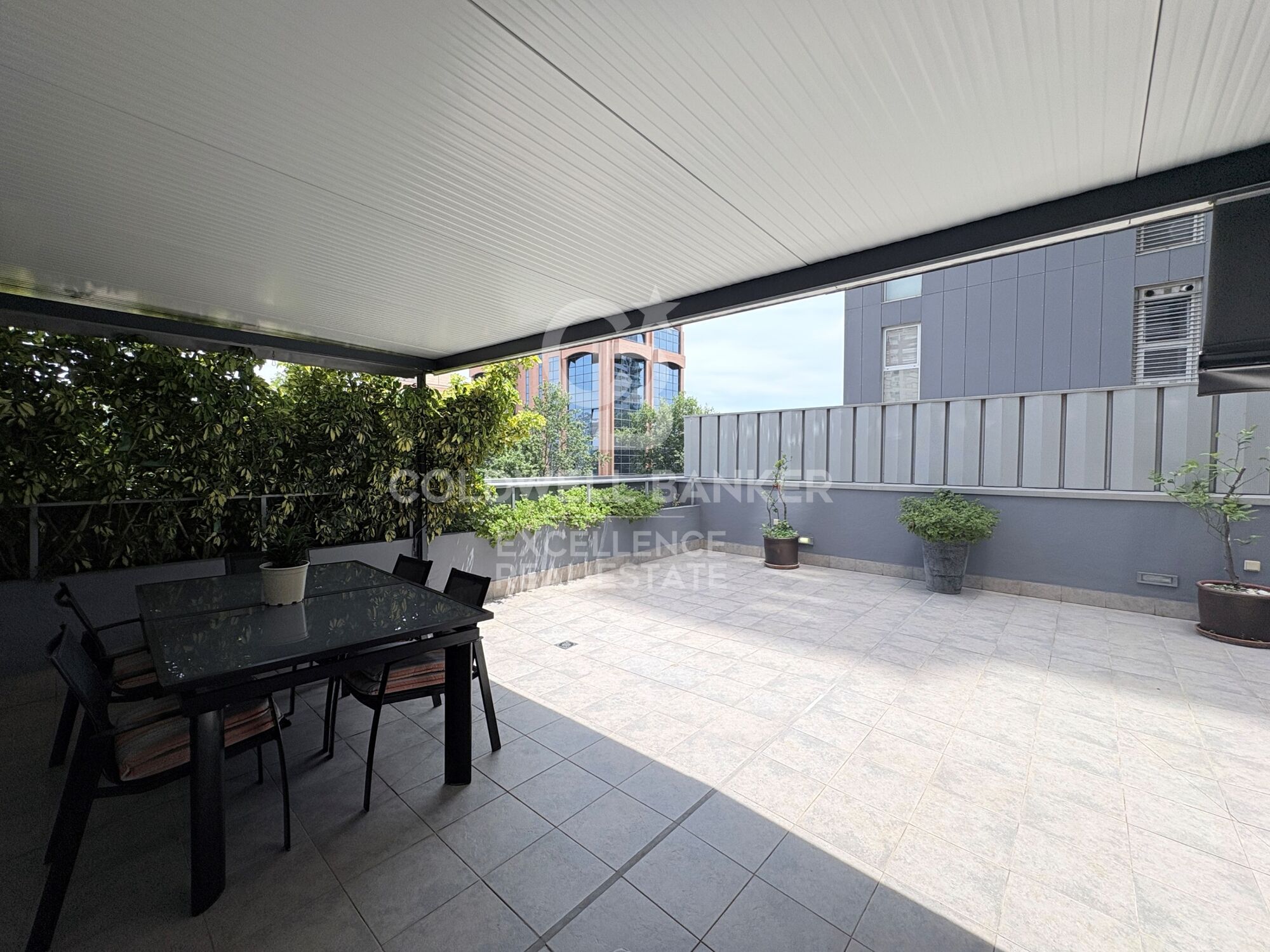 Exclusivo piso de 122 m² con amplia terraza, garaje y trastero en residencial privado junto a la Ciudad de las Artes y las Ciencias