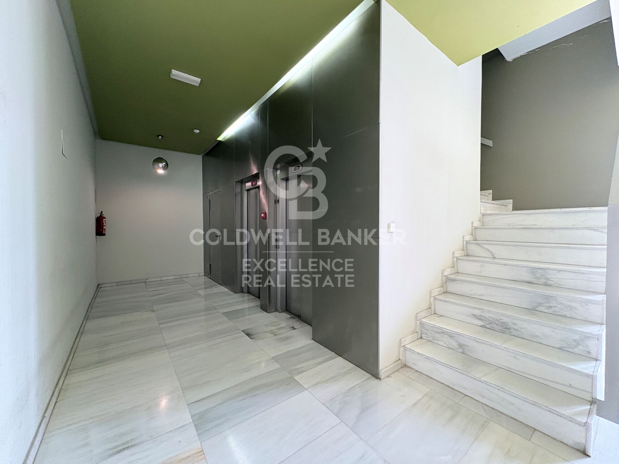Exclusivo piso de 122 m² con amplia terraza, garaje y trastero en residencial privado junto a la Ciudad de las Artes y las Ciencias