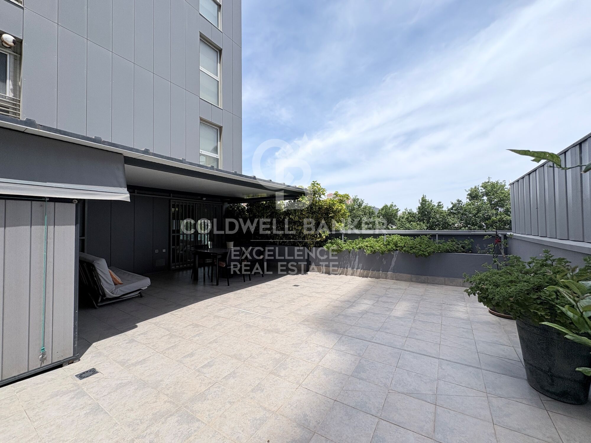 Appartement exclusif de 122 m² avec grande terrasse, garage et débarras dans une résidence privée à côté de la Ville des Arts et des Sciences
