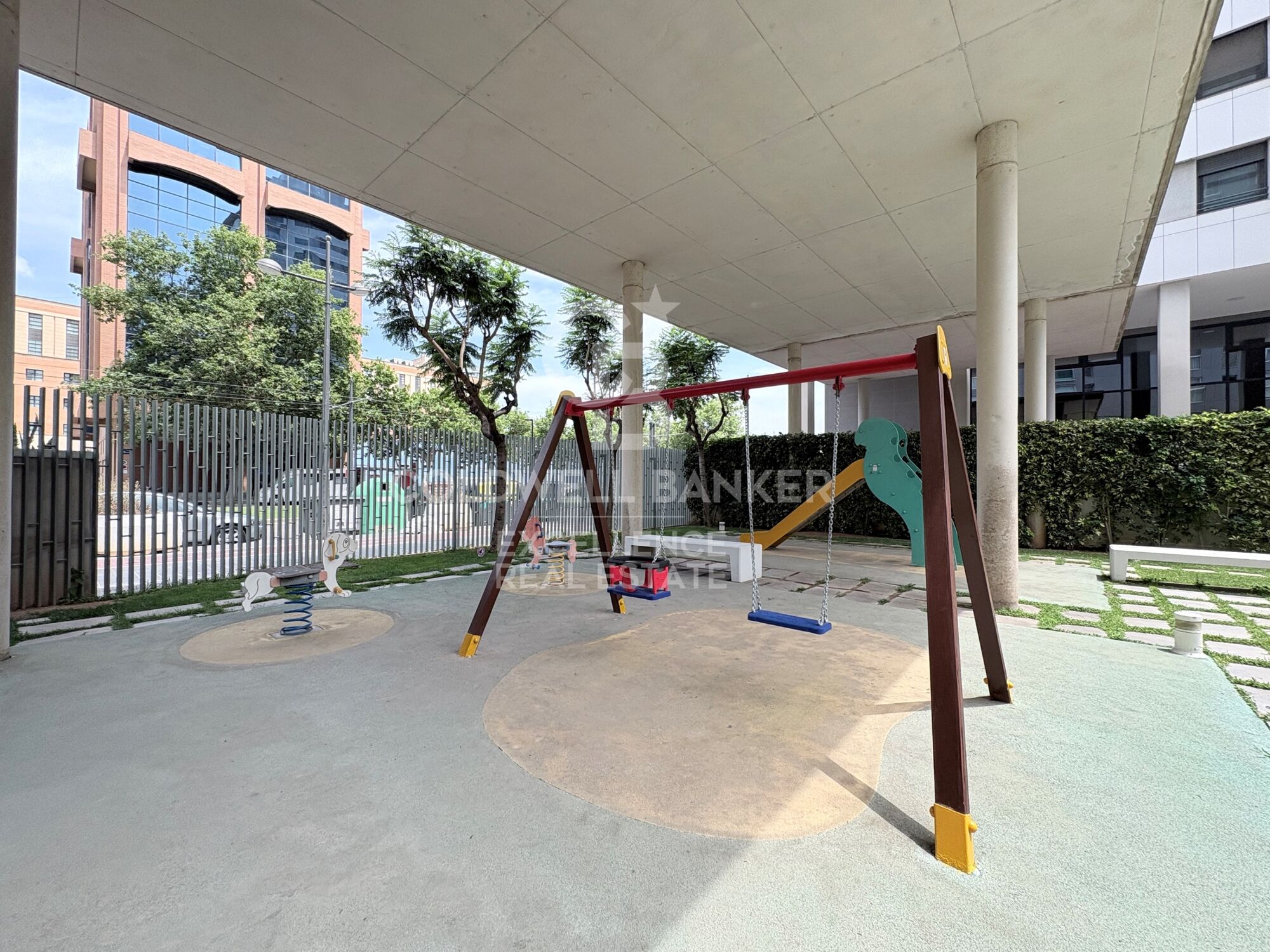 Appartement exclusif de 122 m² avec grande terrasse, garage et débarras dans une résidence privée à côté de la Ville des Arts et des Sciences