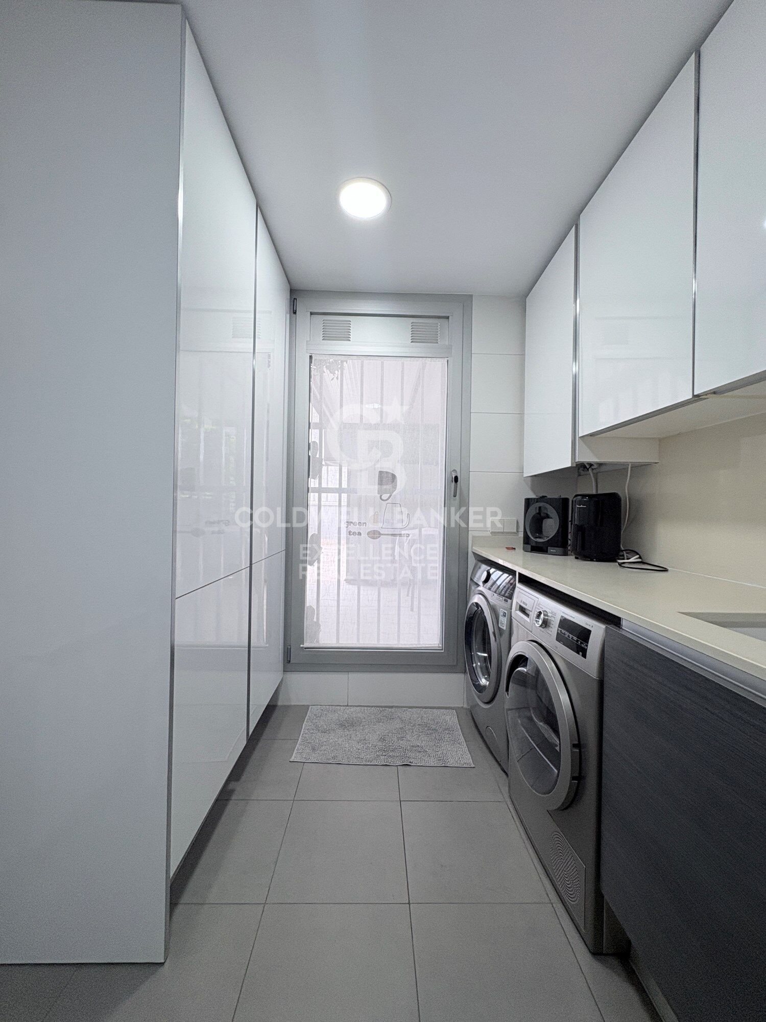 Appartement exclusif de 122 m² avec grande terrasse, garage et débarras dans une résidence privée à côté de la Ville des Arts et des Sciences